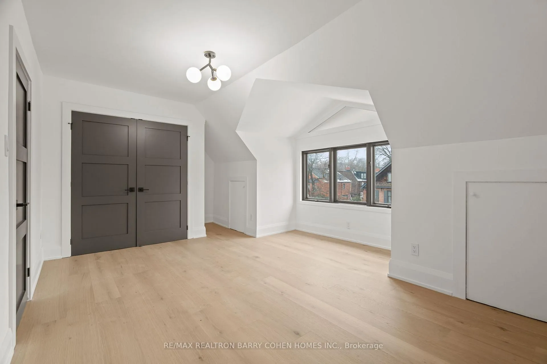 Photo 30 of 231 Macpherson Avenue, Toronto, Casa Loma — HOMEH