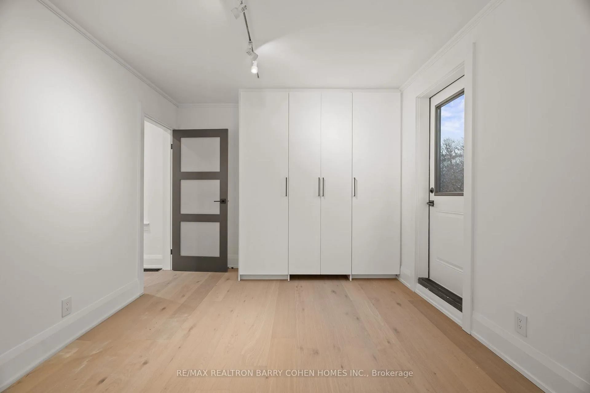 Photo 35 of 231 Macpherson Avenue, Toronto, Casa Loma — HOMEH