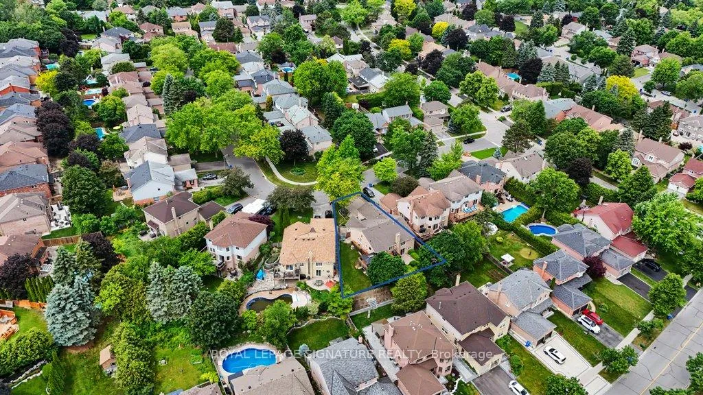 Photo 3 of 9 Beatty Crescent, Aurora, Aurora Highlands — HOMEH