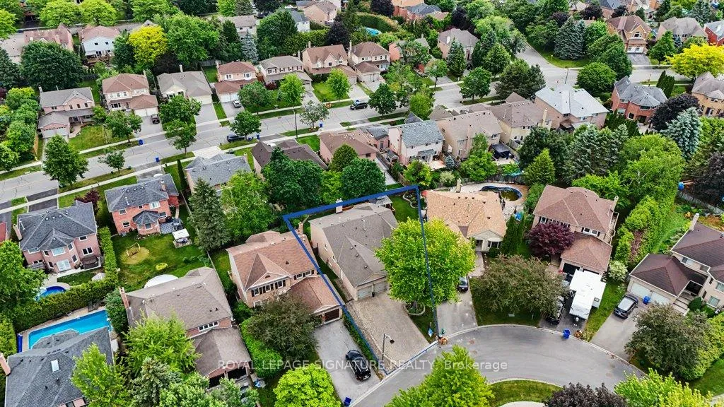 Photo 4 of 9 Beatty Crescent, Aurora, Aurora Highlands — HOMEH