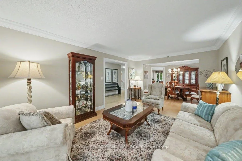 Photo 12 of 9 Beatty Crescent, Aurora, Aurora Highlands — HOMEH