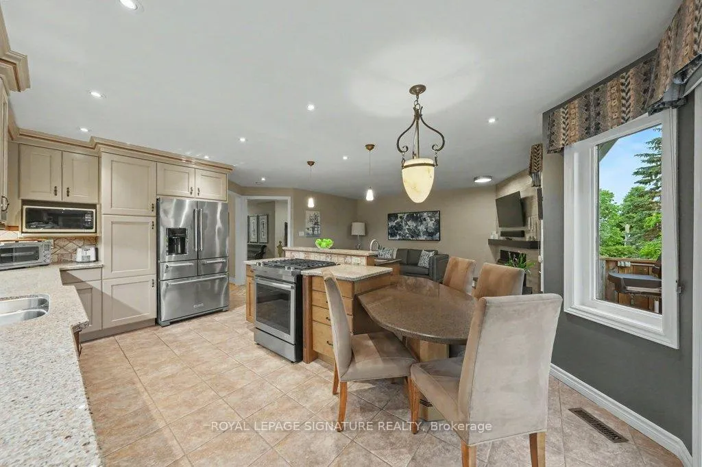 Photo 18 of 9 Beatty Crescent, Aurora, Aurora Highlands — HOMEH