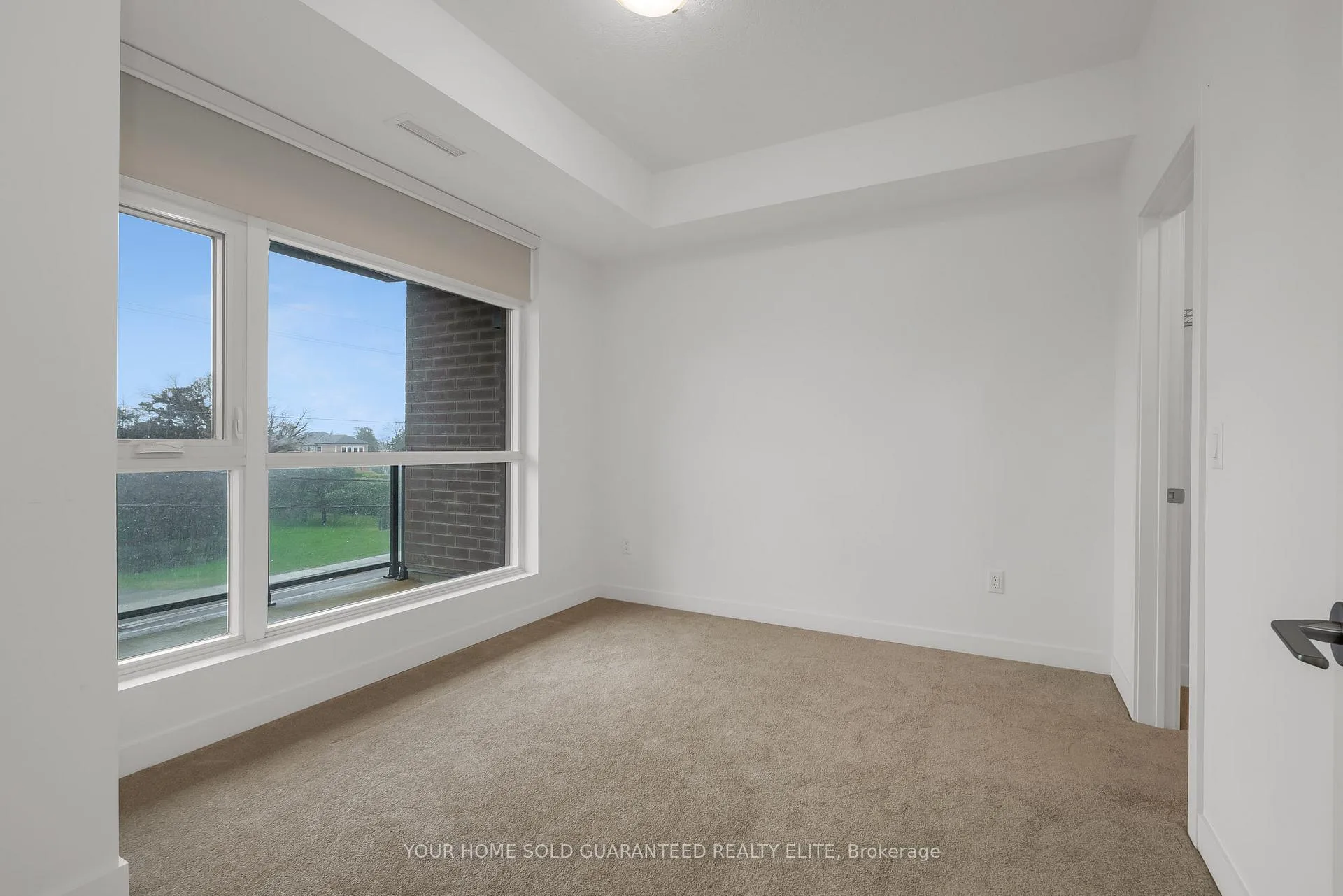 Photo 7 of Unit 211, 600 North Service Road, Hamilton, Lakeshore — HOMEH
