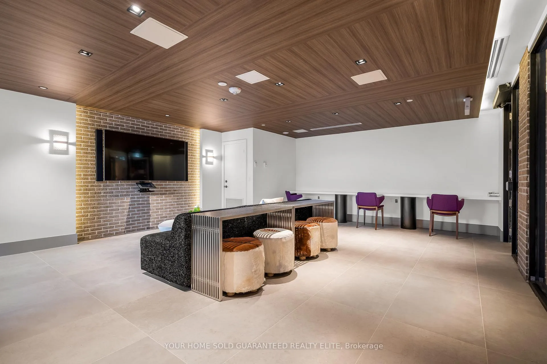 Photo 14 of Unit 211, 600 North Service Road, Hamilton, Lakeshore — HOMEH