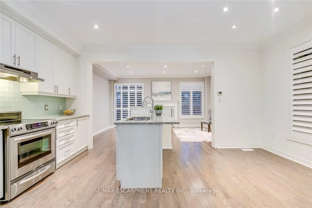 Photo 6 of 3087 Eberly Woods Drive, Oakville, Glenorchy — HOMEH