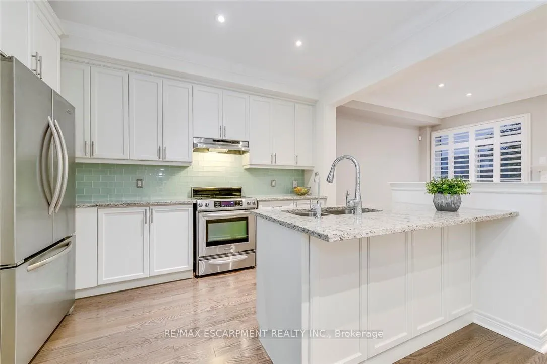 Photo 7 of 3087 Eberly Woods Drive, Oakville, Glenorchy — HOMEH