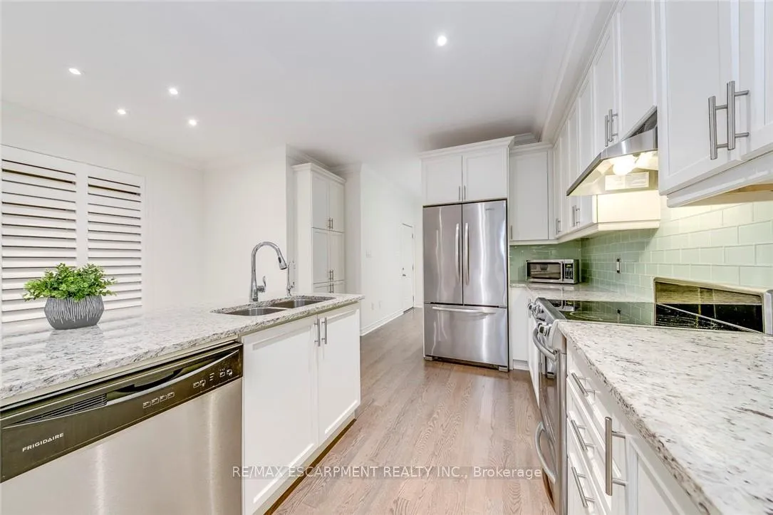 Photo 10 of 3087 Eberly Woods Drive, Oakville, Glenorchy — HOMEH