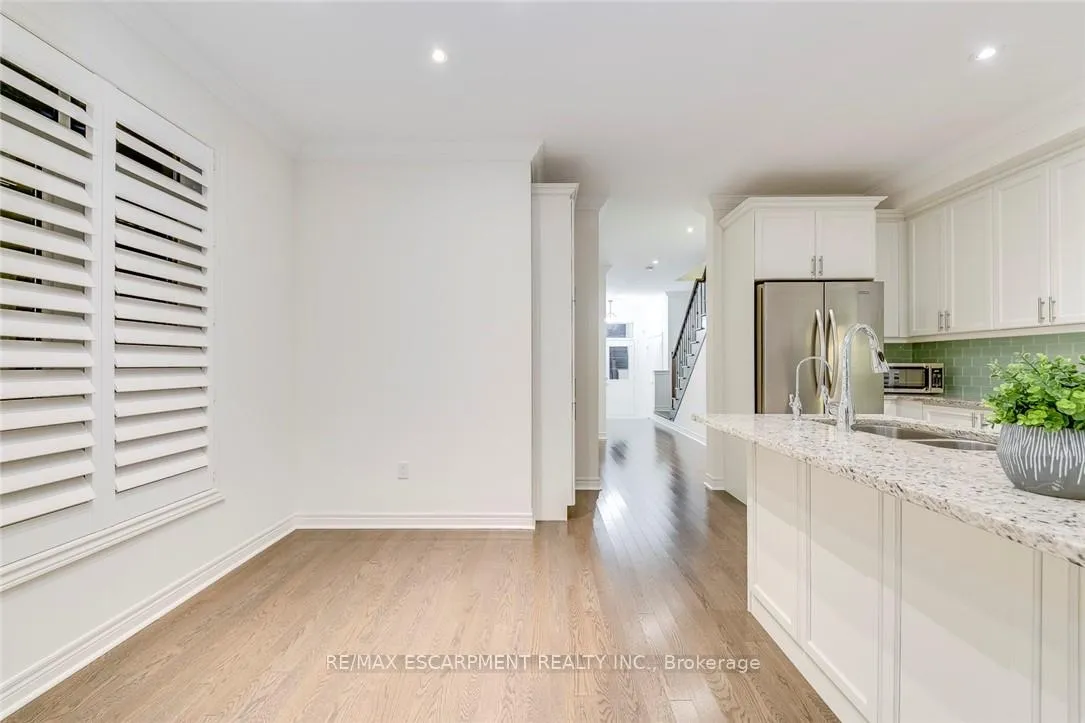 Photo 12 of 3087 Eberly Woods Drive, Oakville, Glenorchy — HOMEH