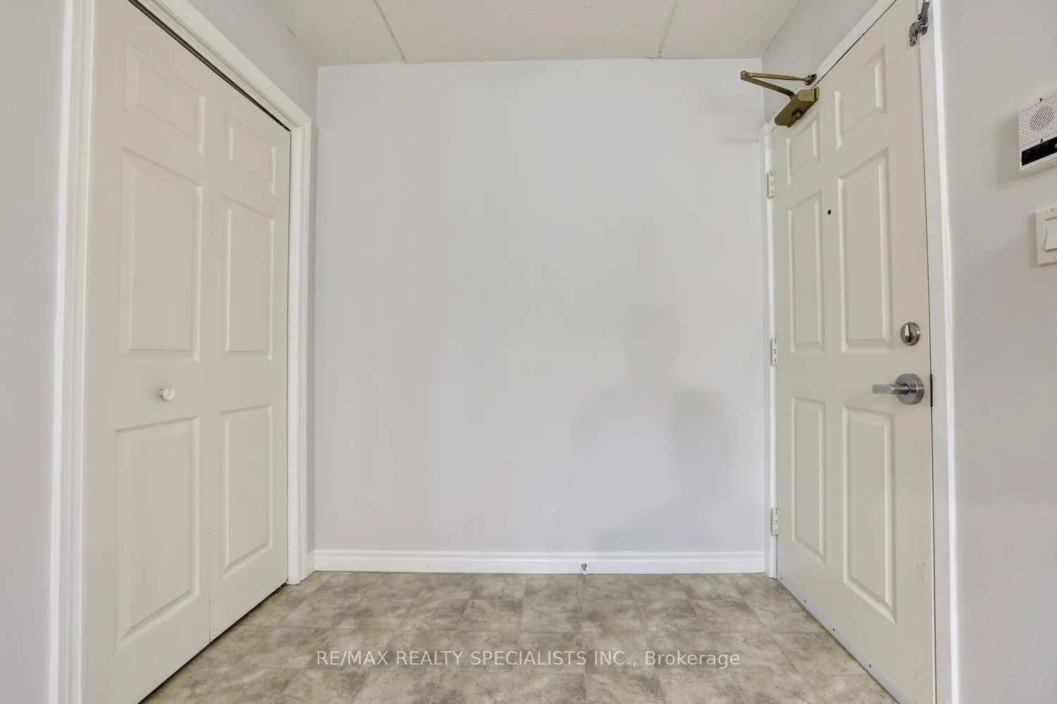 Photo 5 of Unit 107, 1490 Bishops Gate, Oakville, Glen Abbey — HOMEH