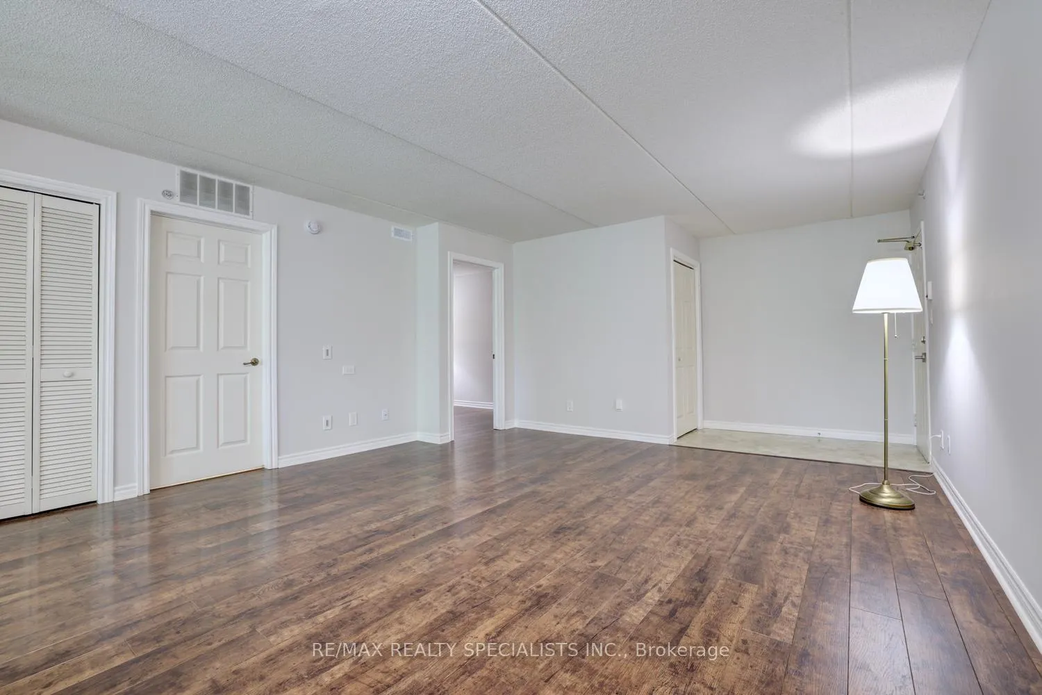 Photo 6 of Unit 107, 1490 Bishops Gate, Oakville, Glen Abbey — HOMEH
