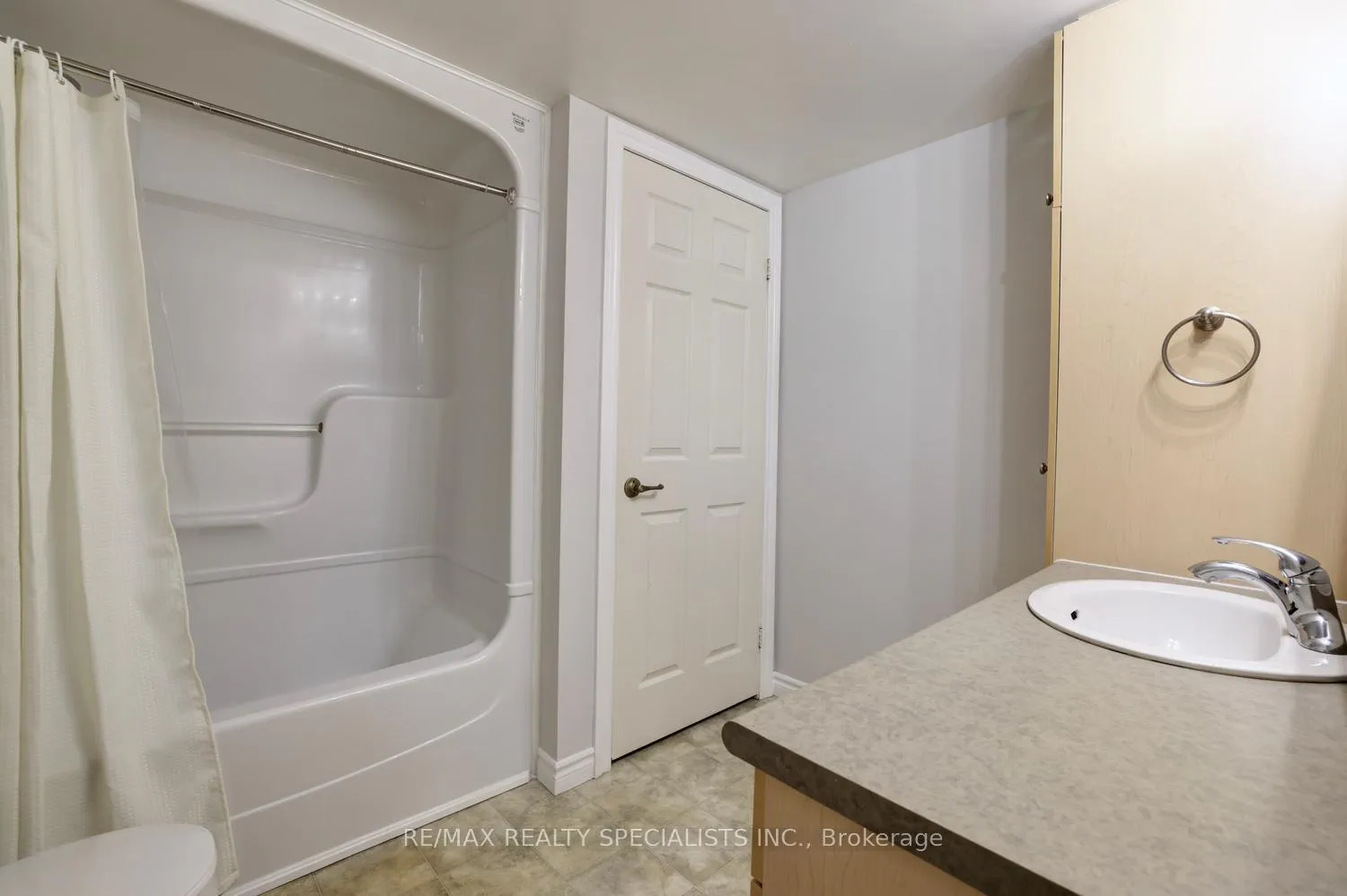 Photo 16 of Unit 107, 1490 Bishops Gate, Oakville, Glen Abbey — HOMEH