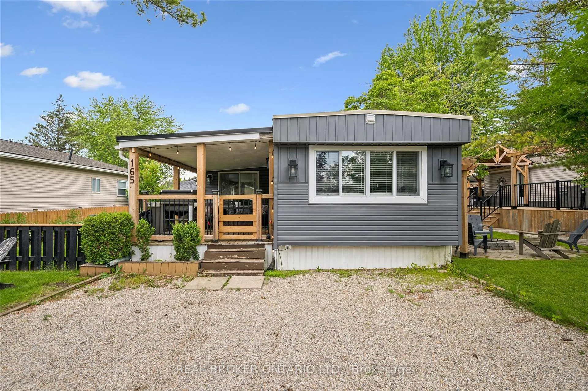Photo 1 of 165 Cedar Crescent, Centre Wellington, Rural Centre Wellington East — HOMEH