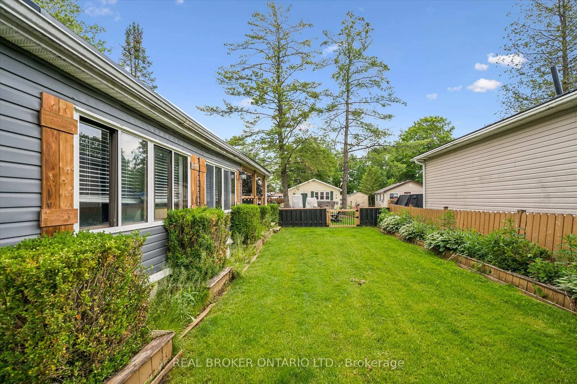 Photo 21 of 165 Cedar Crescent, Centre Wellington, Rural Centre Wellington East — HOMEH