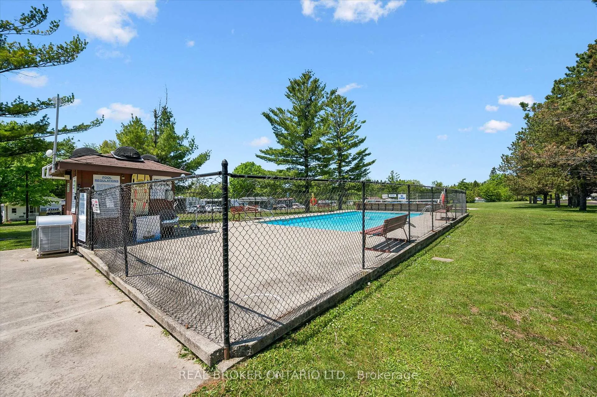 Photo 25 of 165 Cedar Crescent, Centre Wellington, Rural Centre Wellington East — HOMEH