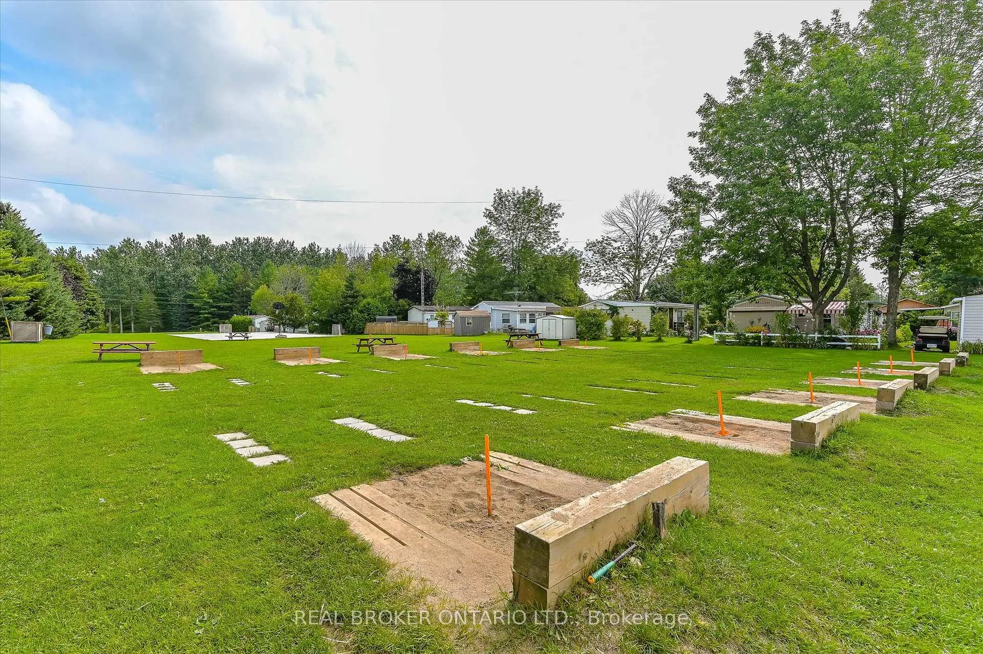Photo 33 of 165 Cedar Crescent, Centre Wellington, Rural Centre Wellington East — HOMEH