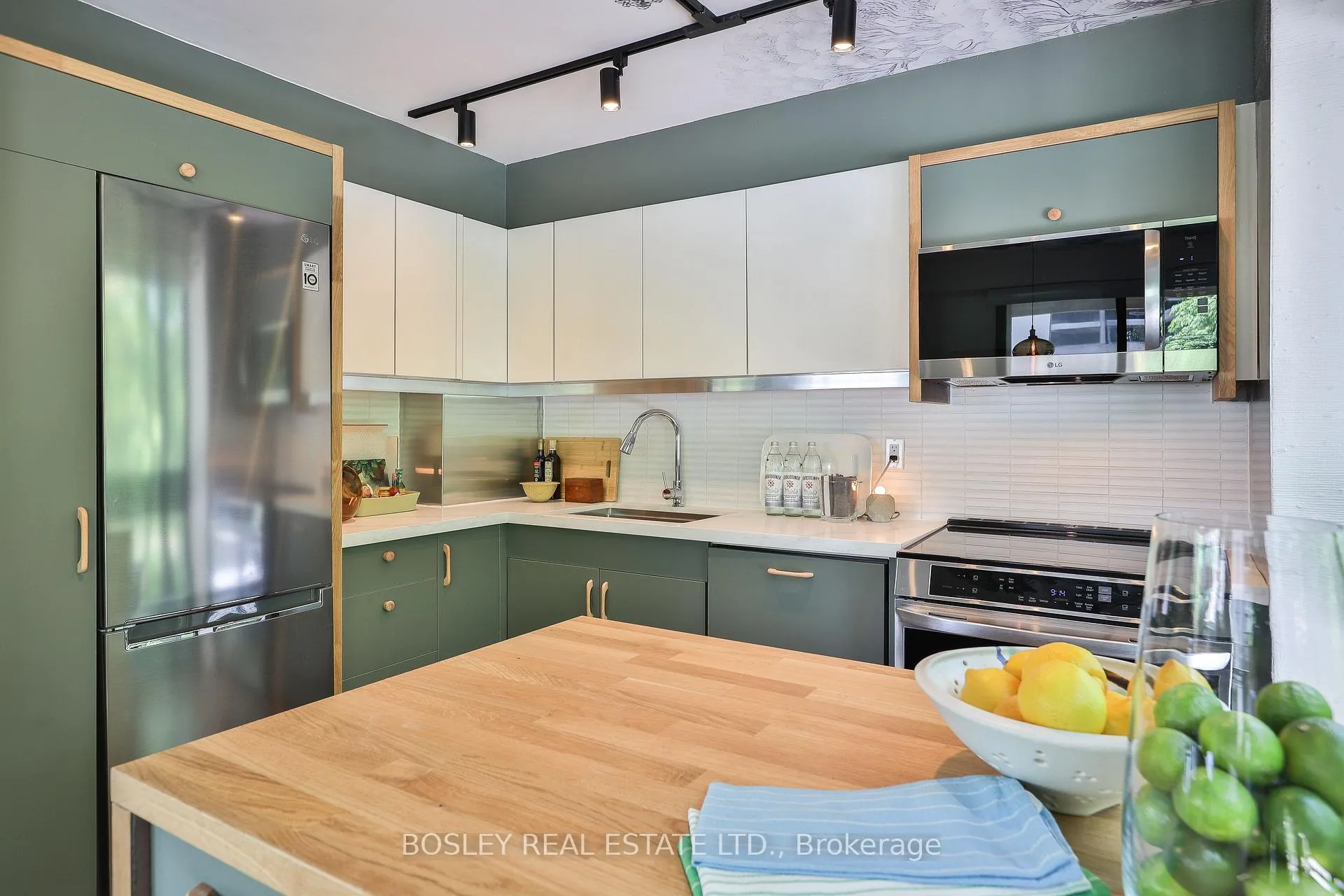 Photo 12 of Unit 306, 63 St Clair Avenue W, Toronto, Yonge-St. Clair — HOMEH