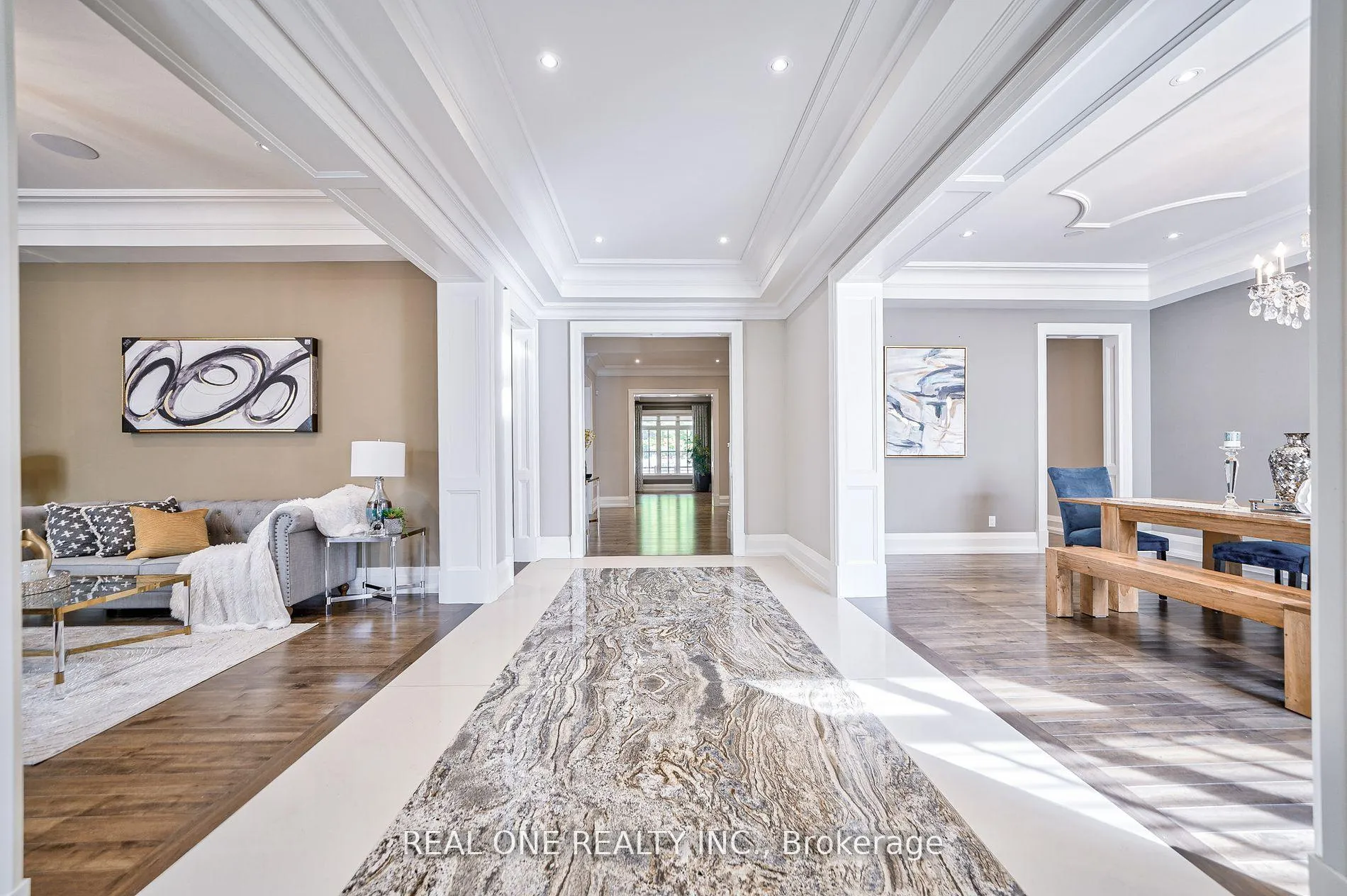 Photo 4 of 54 Davina Circle, Aurora, Aurora Estates — HOMEH