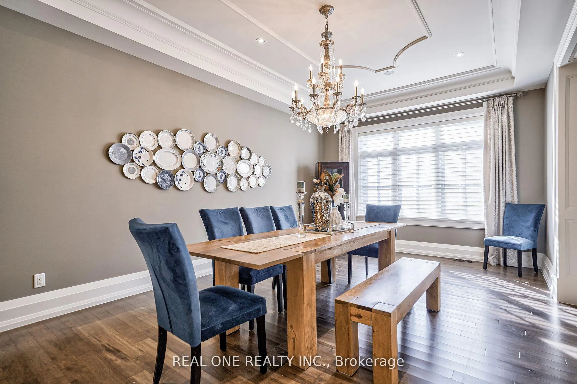 Photo 7 of 54 Davina Circle, Aurora, Aurora Estates — HOMEH