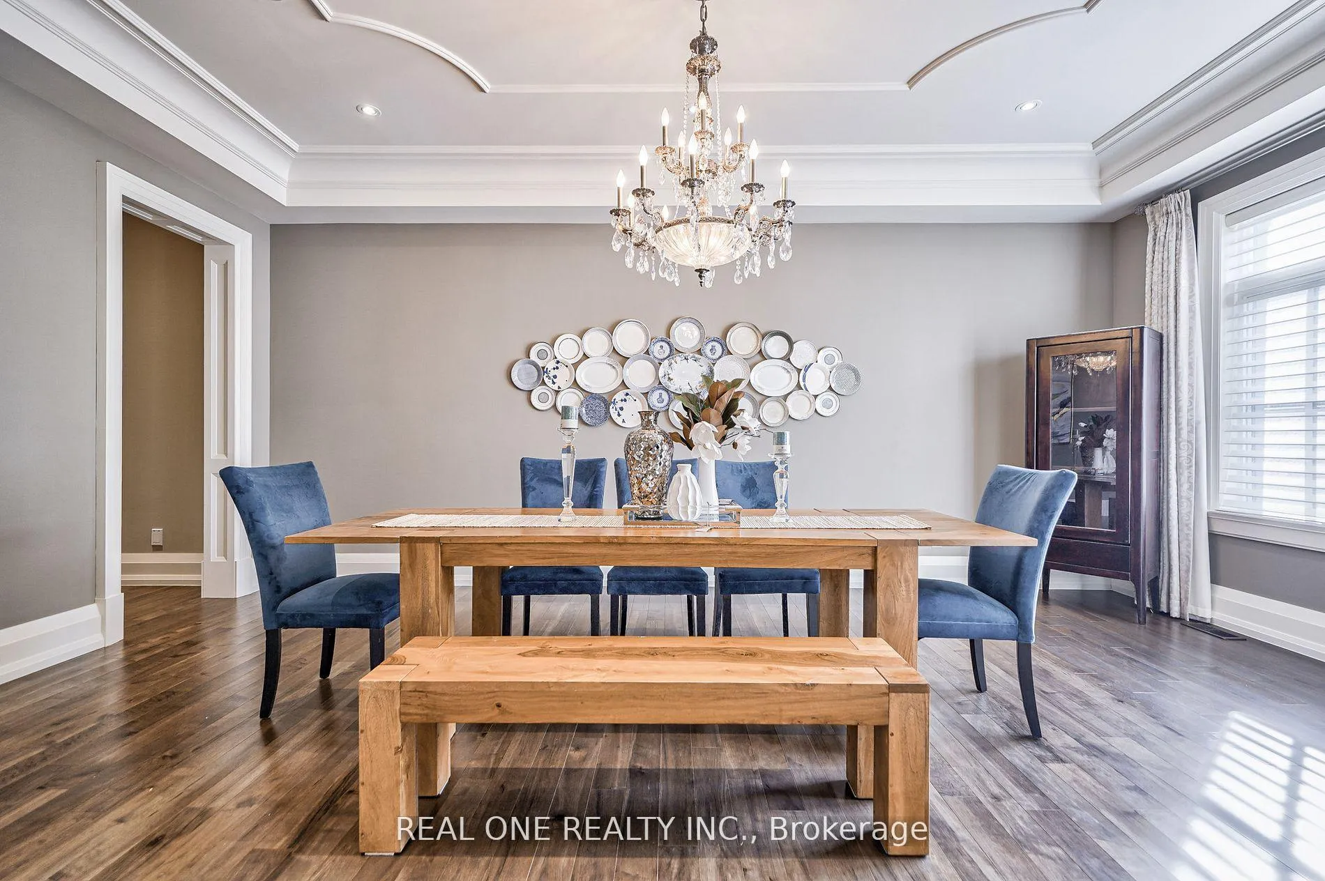 Photo 8 of 54 Davina Circle, Aurora, Aurora Estates — HOMEH