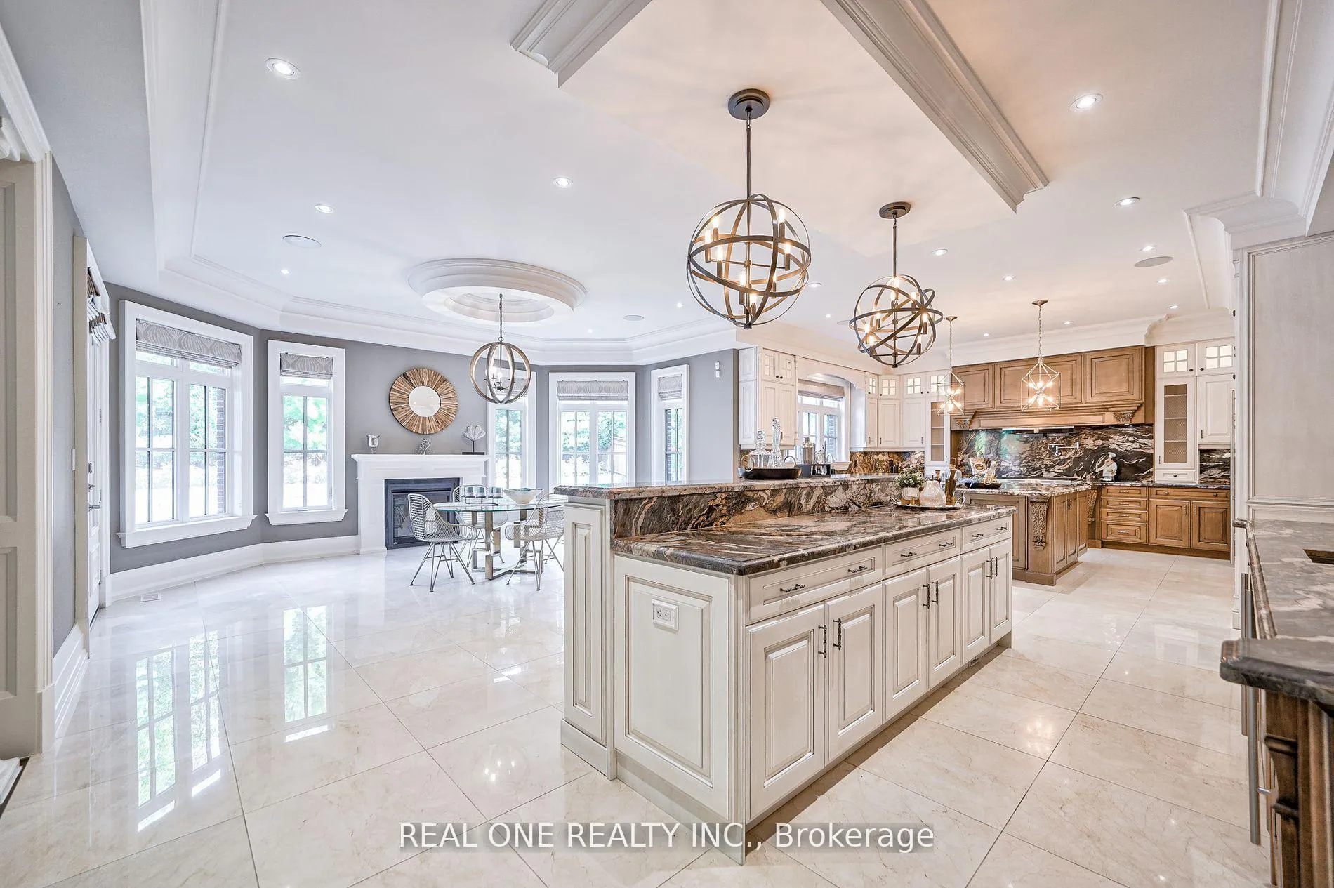 Photo 14 of 54 Davina Circle, Aurora, Aurora Estates — HOMEH