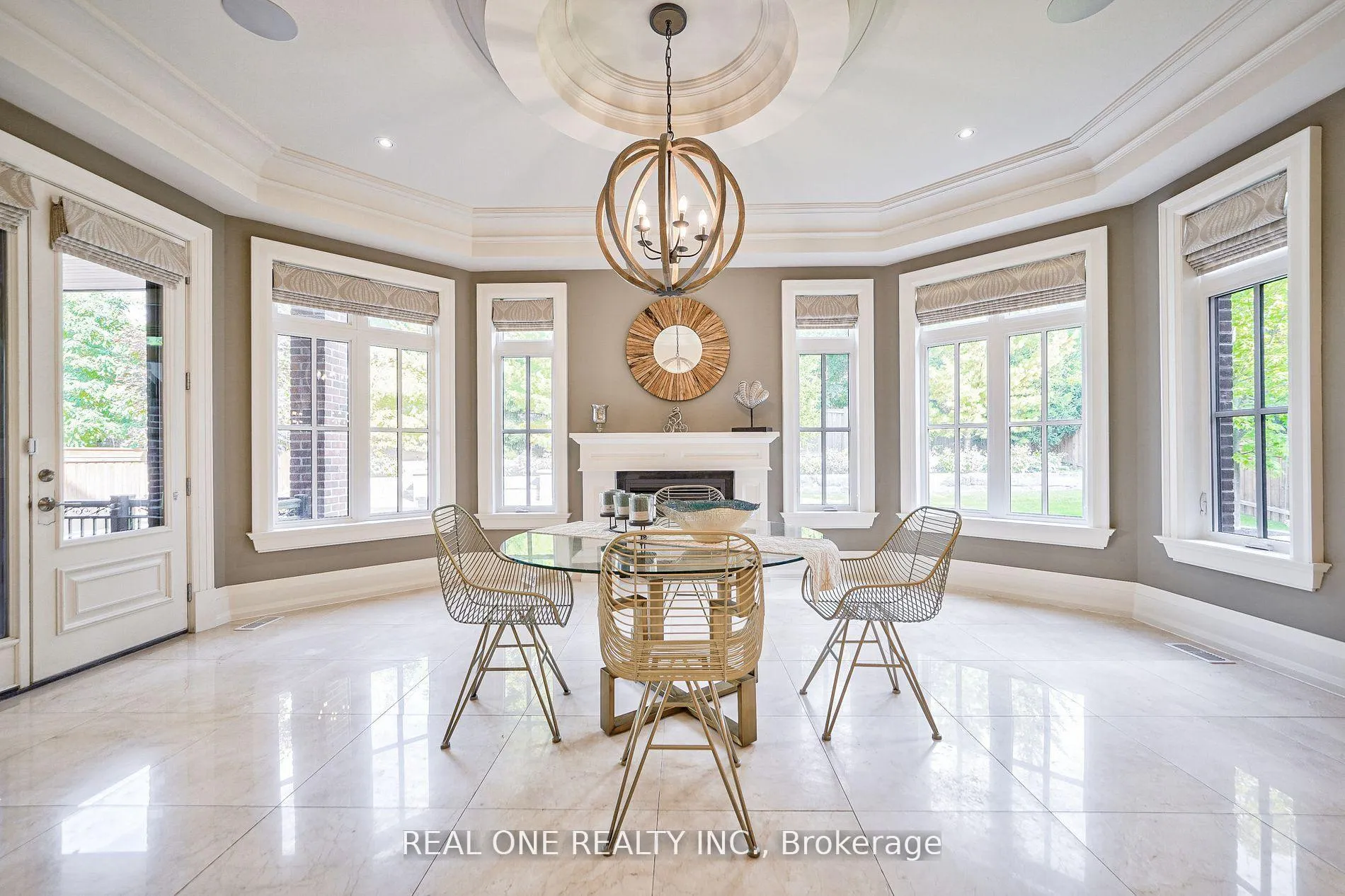 Photo 17 of 54 Davina Circle, Aurora, Aurora Estates — HOMEH
