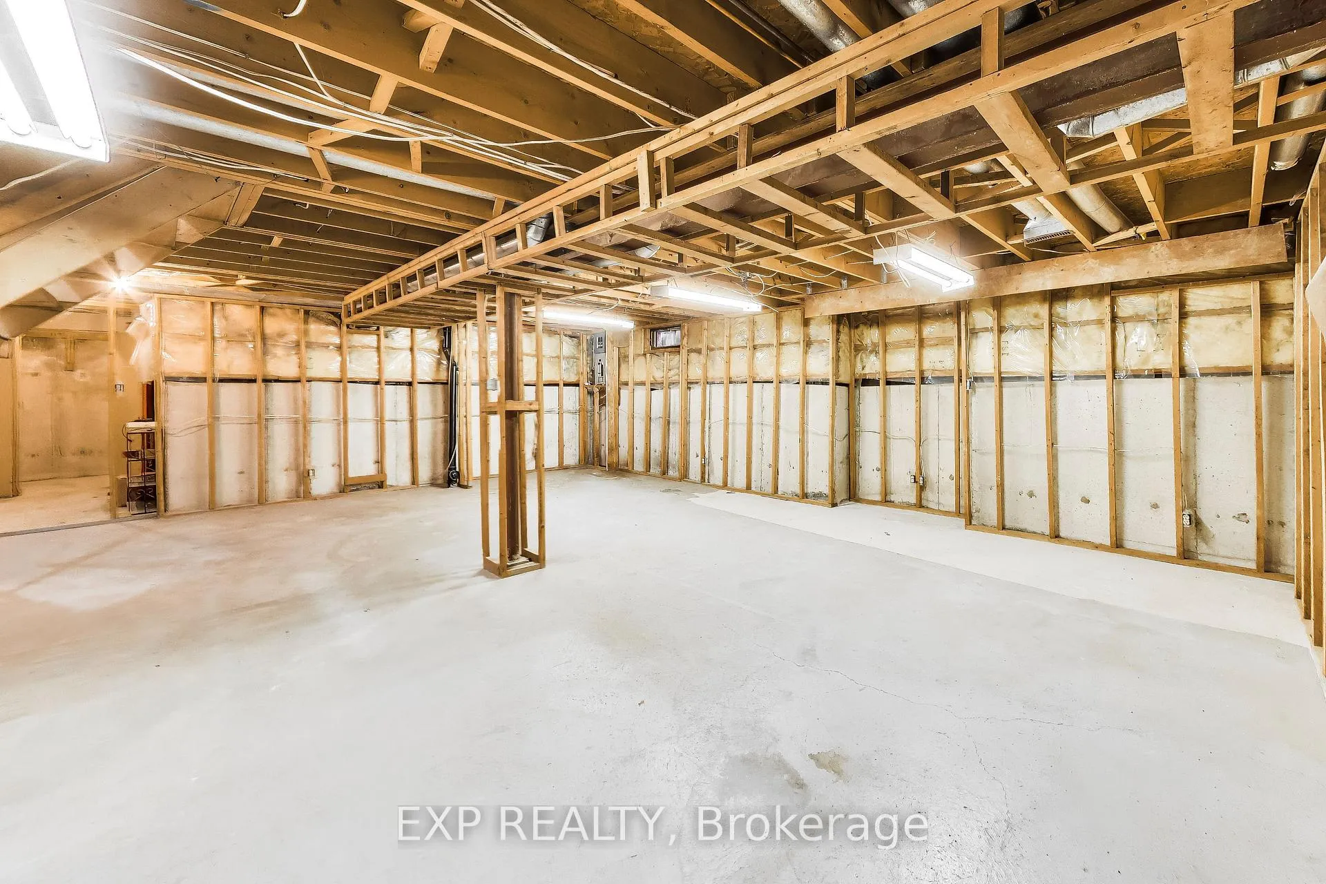 Photo 17 of 4 Leatherhead Court, Brampton, Westgate — HOMEH