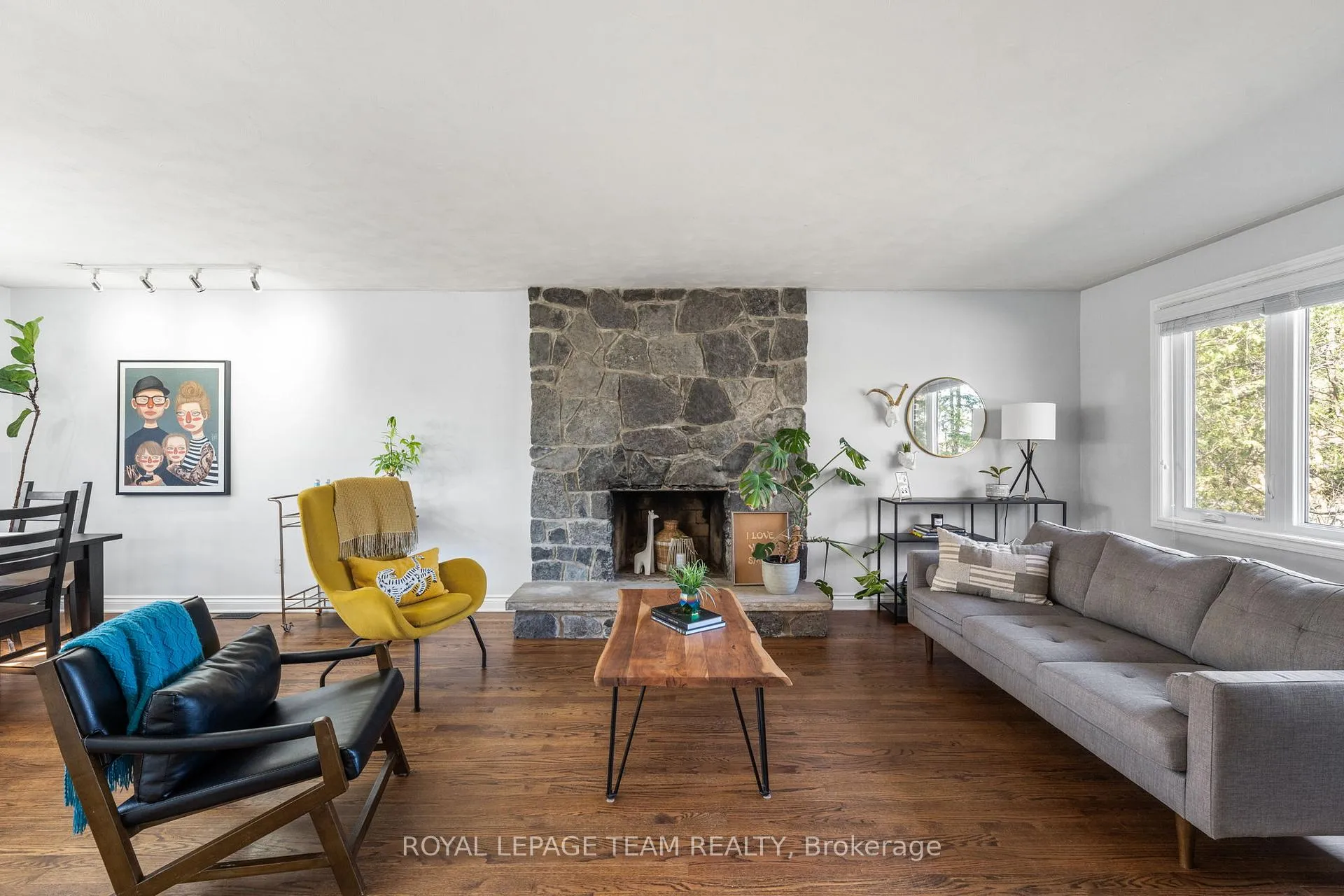 Photo 5 of 1081 Boucher Crescent, Ottawa, Manotick South to Roger Stevens — HOMEH