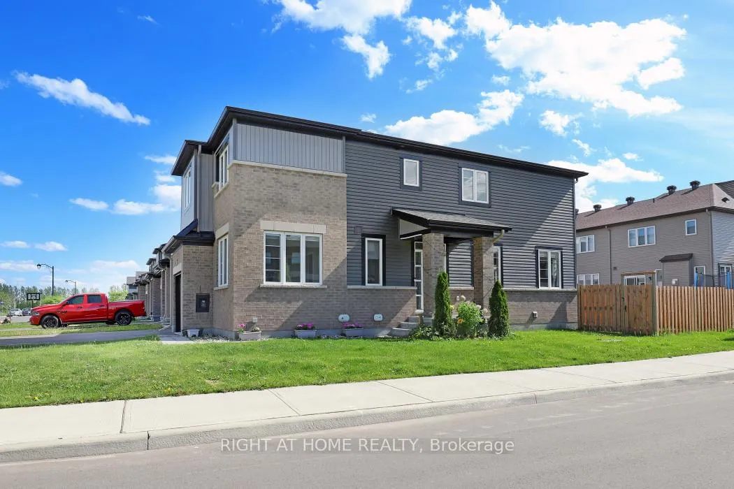 Photo 3 of 900 Serrano Street, Ottawa, Avalon East — HOMEH