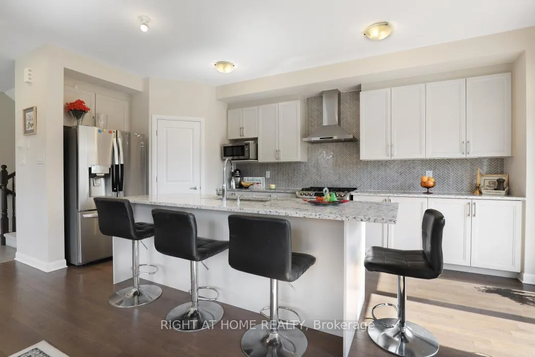 Photo 10 of 900 Serrano Street, Ottawa, Avalon East — HOMEH