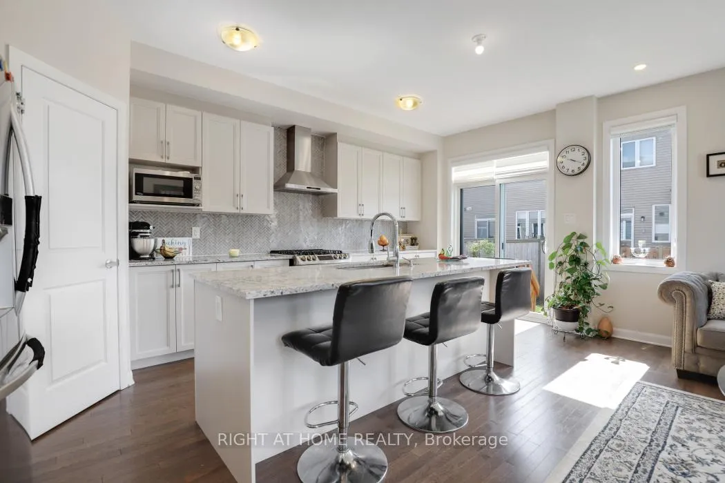 Photo 13 of 900 Serrano Street, Ottawa, Avalon East — HOMEH