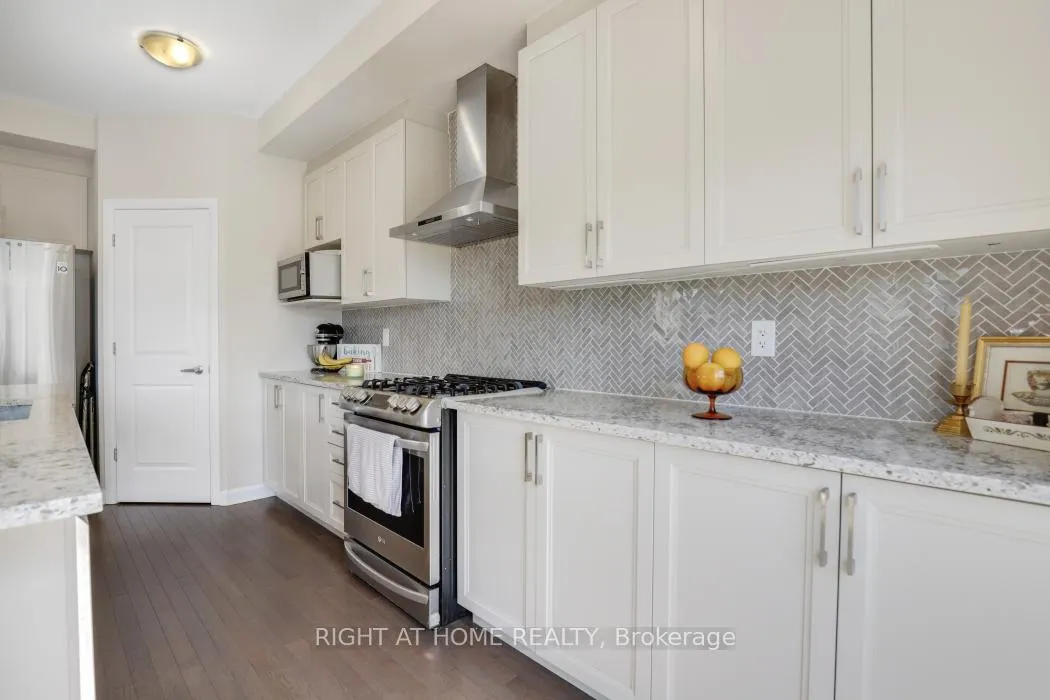 Photo 16 of 900 Serrano Street, Ottawa, Avalon East — HOMEH