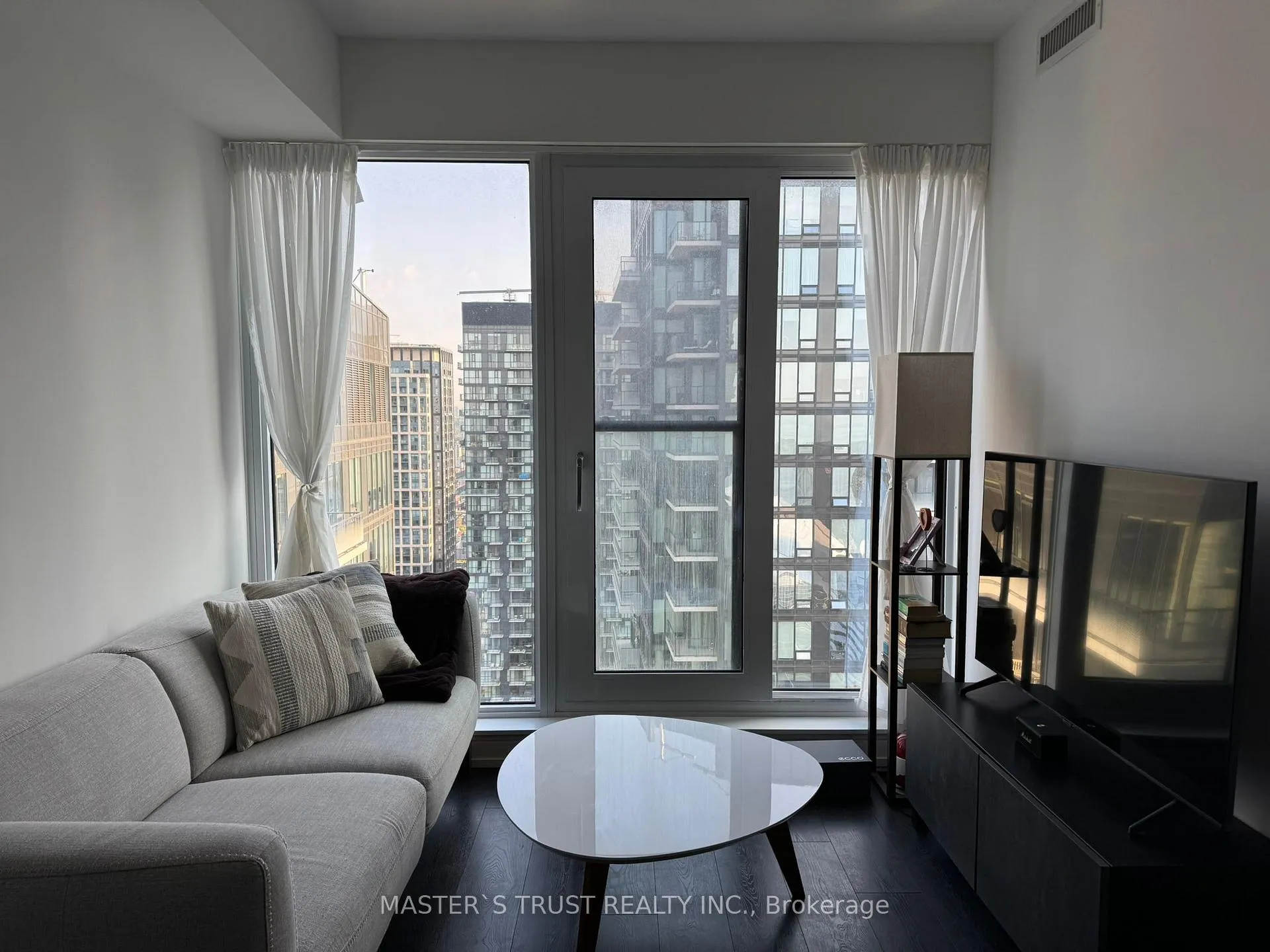 Photo 1 of Unit #5008, 55 Mercer St Common, Toronto, Waterfront Communities — HOMEH