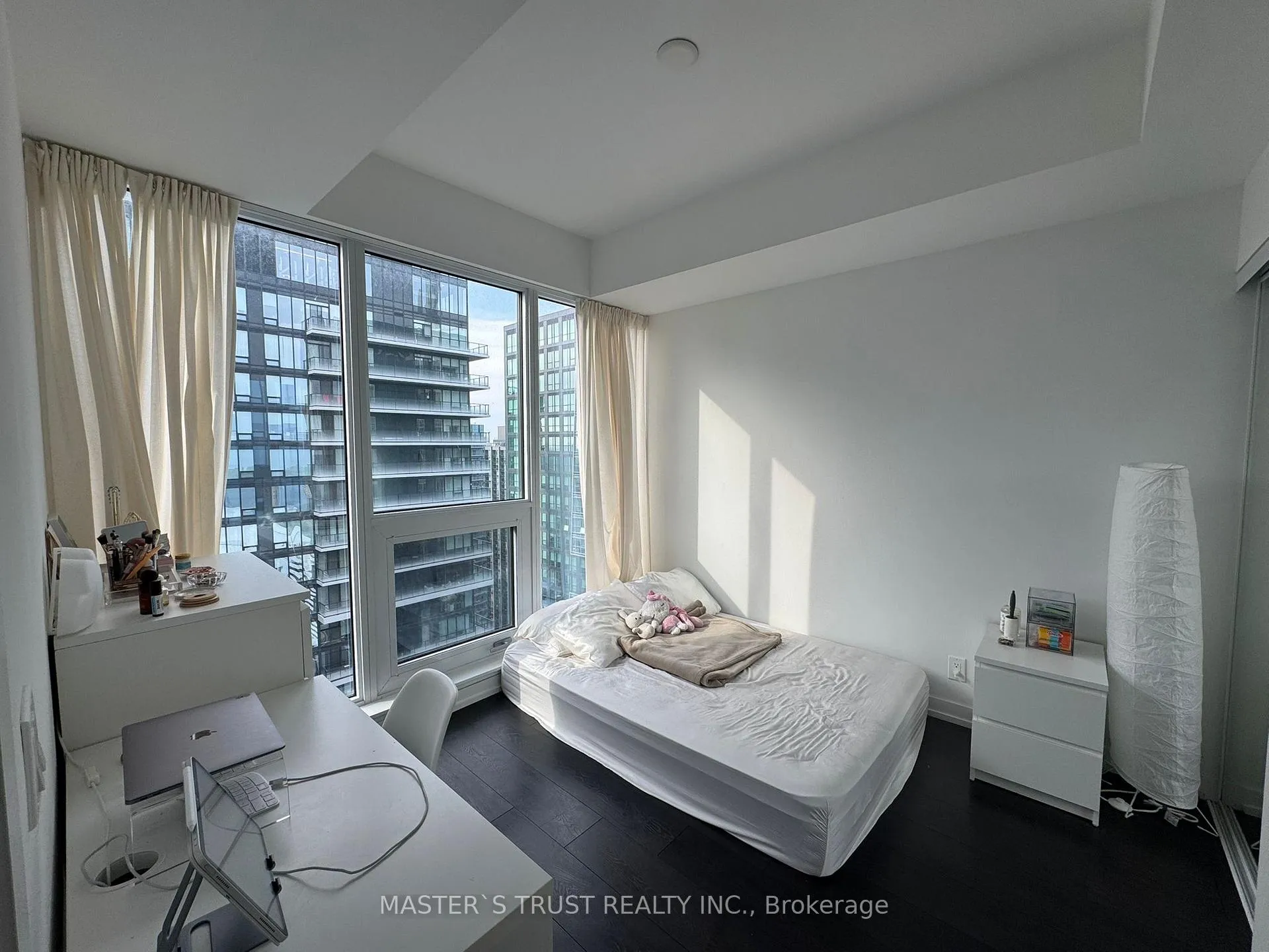 Photo 5 of Unit #5008, 55 Mercer St Common, Toronto, Waterfront Communities — HOMEH
