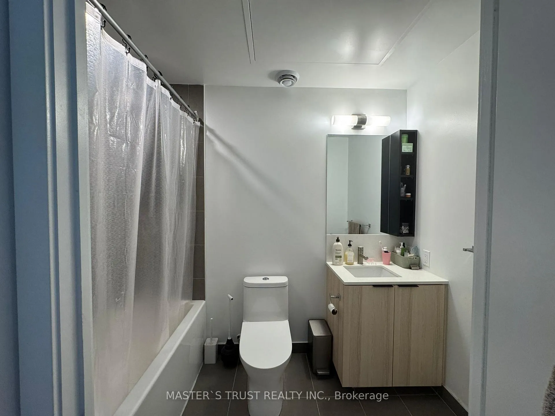 Photo 6 of Unit #5008, 55 Mercer St Common, Toronto, Waterfront Communities — HOMEH