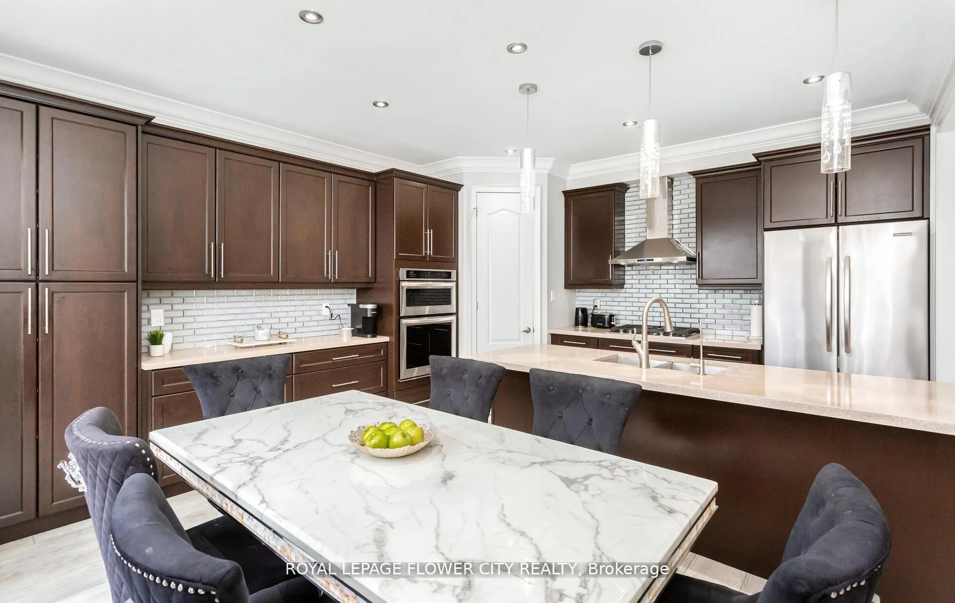 Photo 23 of 21 Arkwright Drive, Brampton, Northwest Brampton — HOMEH