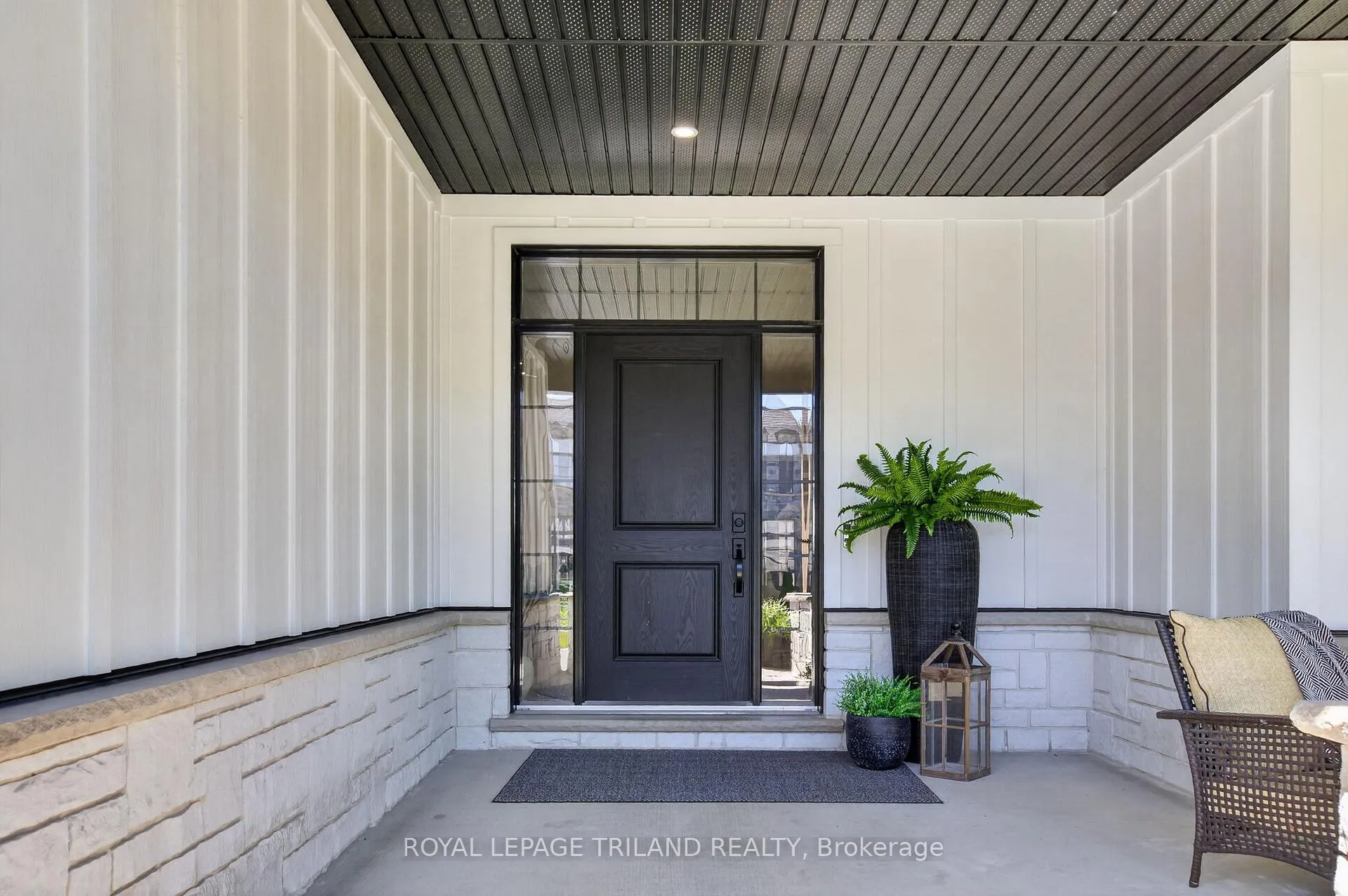 Photo 3 of 1757 Upper West Avenue, London, South B — HOMEH
