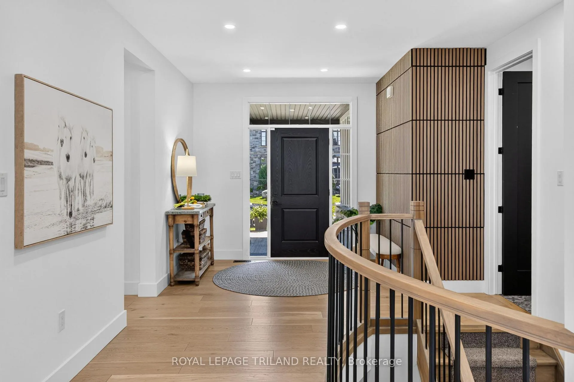 Photo 4 of 1757 Upper West Avenue, London, South B — HOMEH