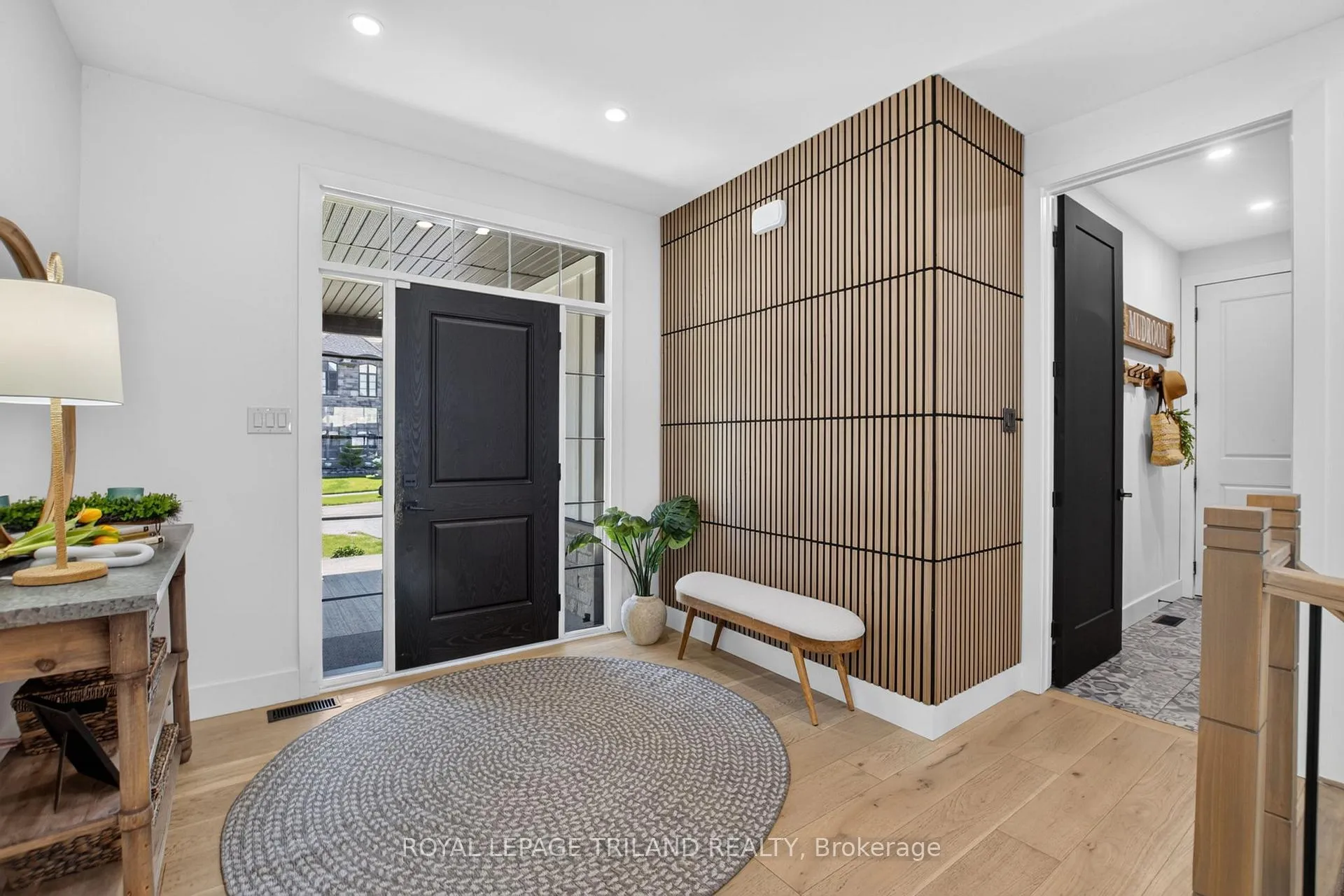 Photo 6 of 1757 Upper West Avenue, London, South B — HOMEH