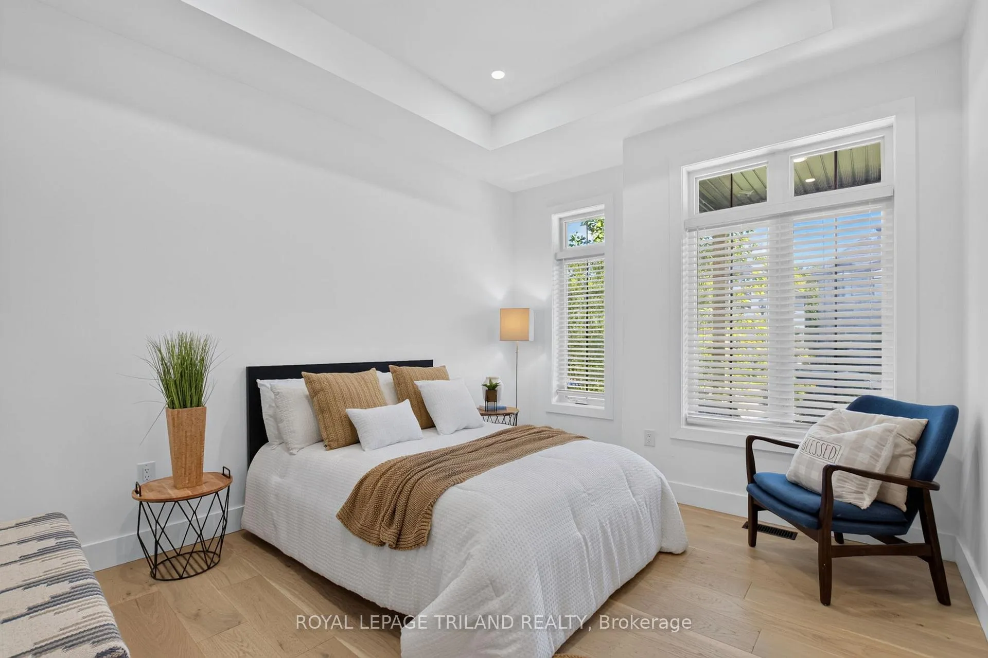 Photo 7 of 1757 Upper West Avenue, London, South B — HOMEH