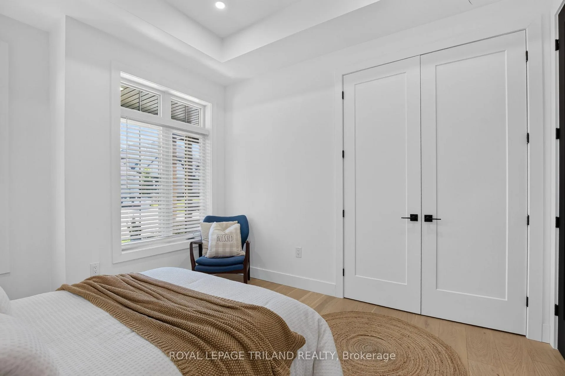 Photo 8 of 1757 Upper West Avenue, London, South B — HOMEH