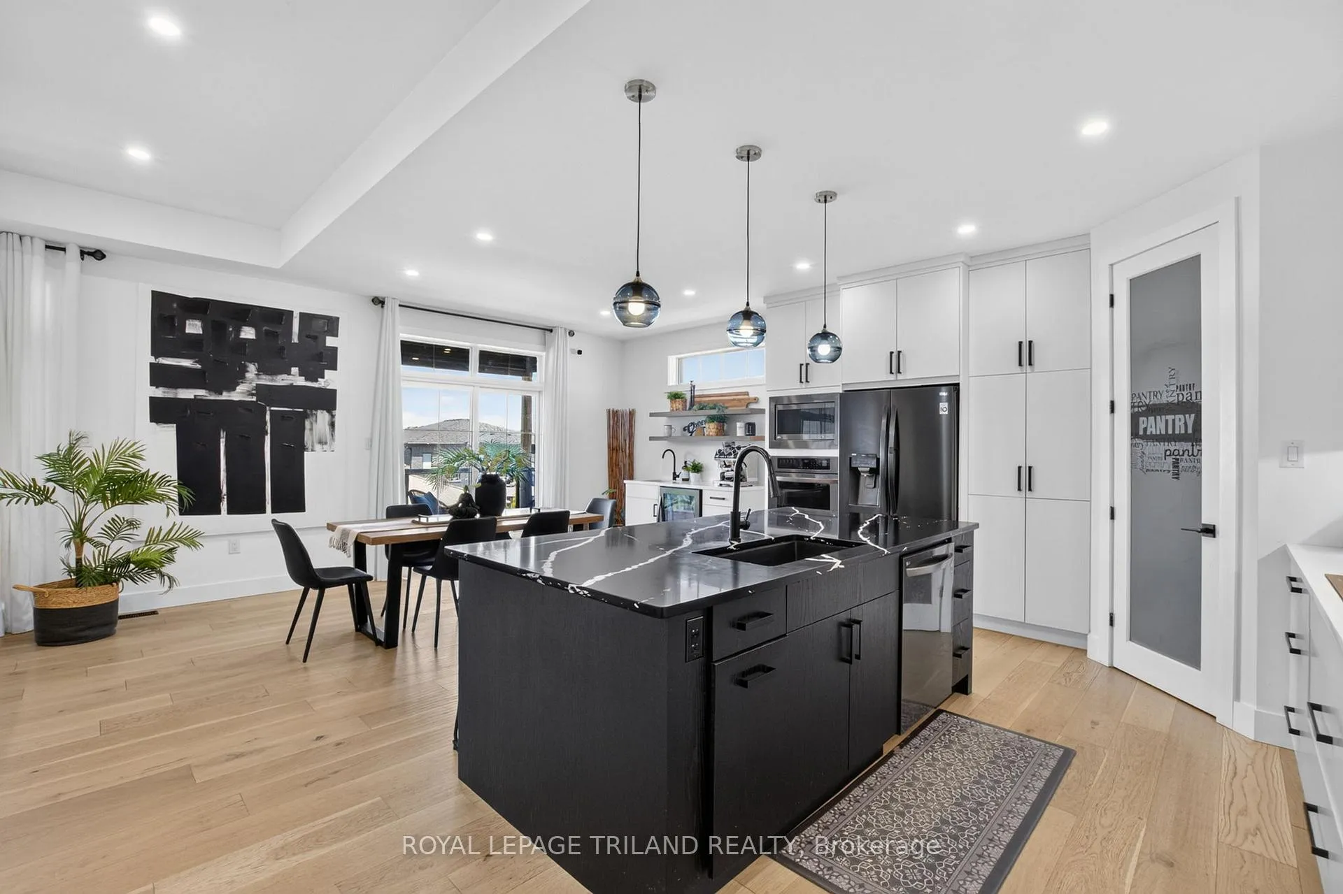 Photo 13 of 1757 Upper West Avenue, London, South B — HOMEH