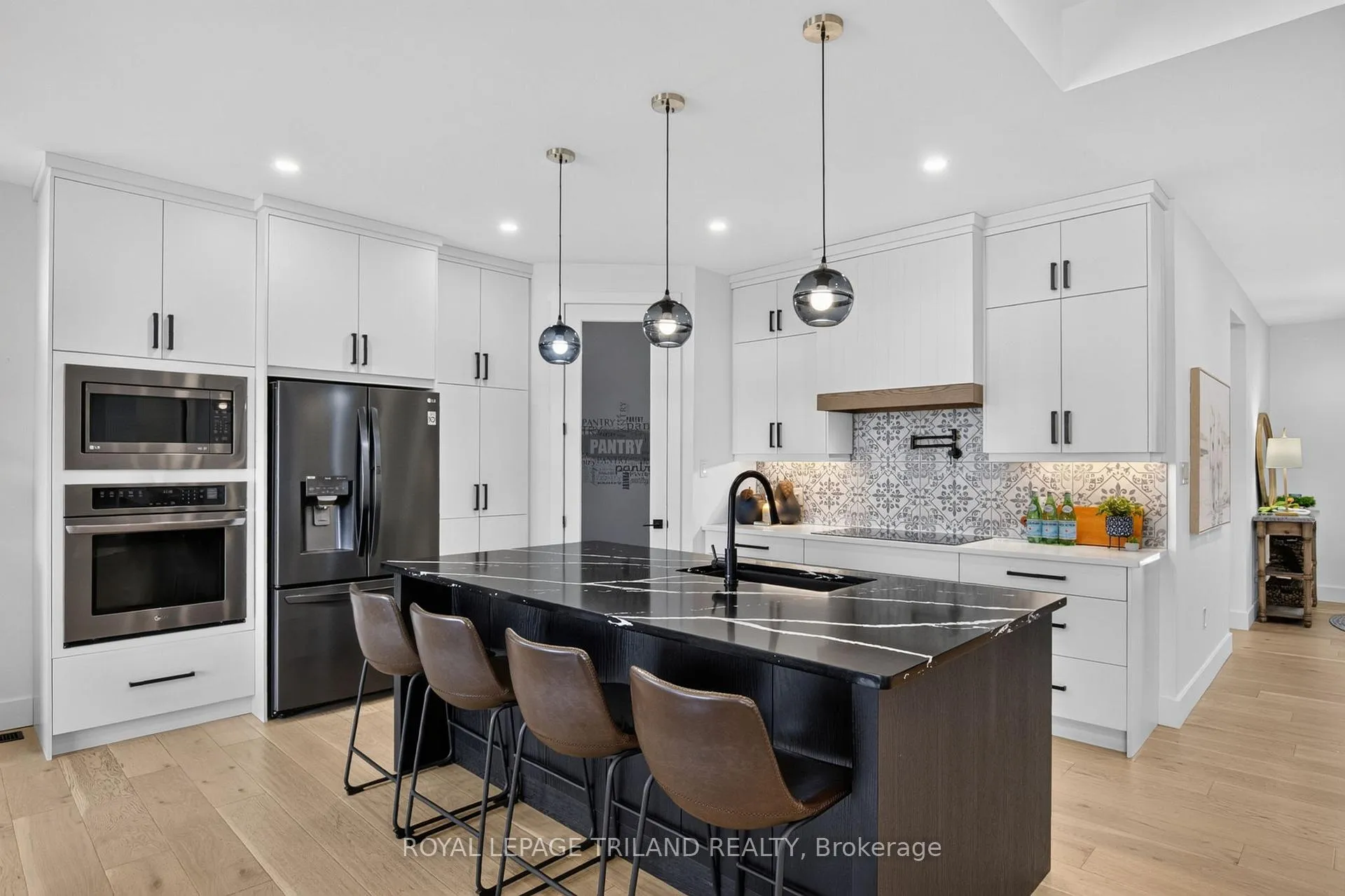 Photo 15 of 1757 Upper West Avenue, London, South B — HOMEH