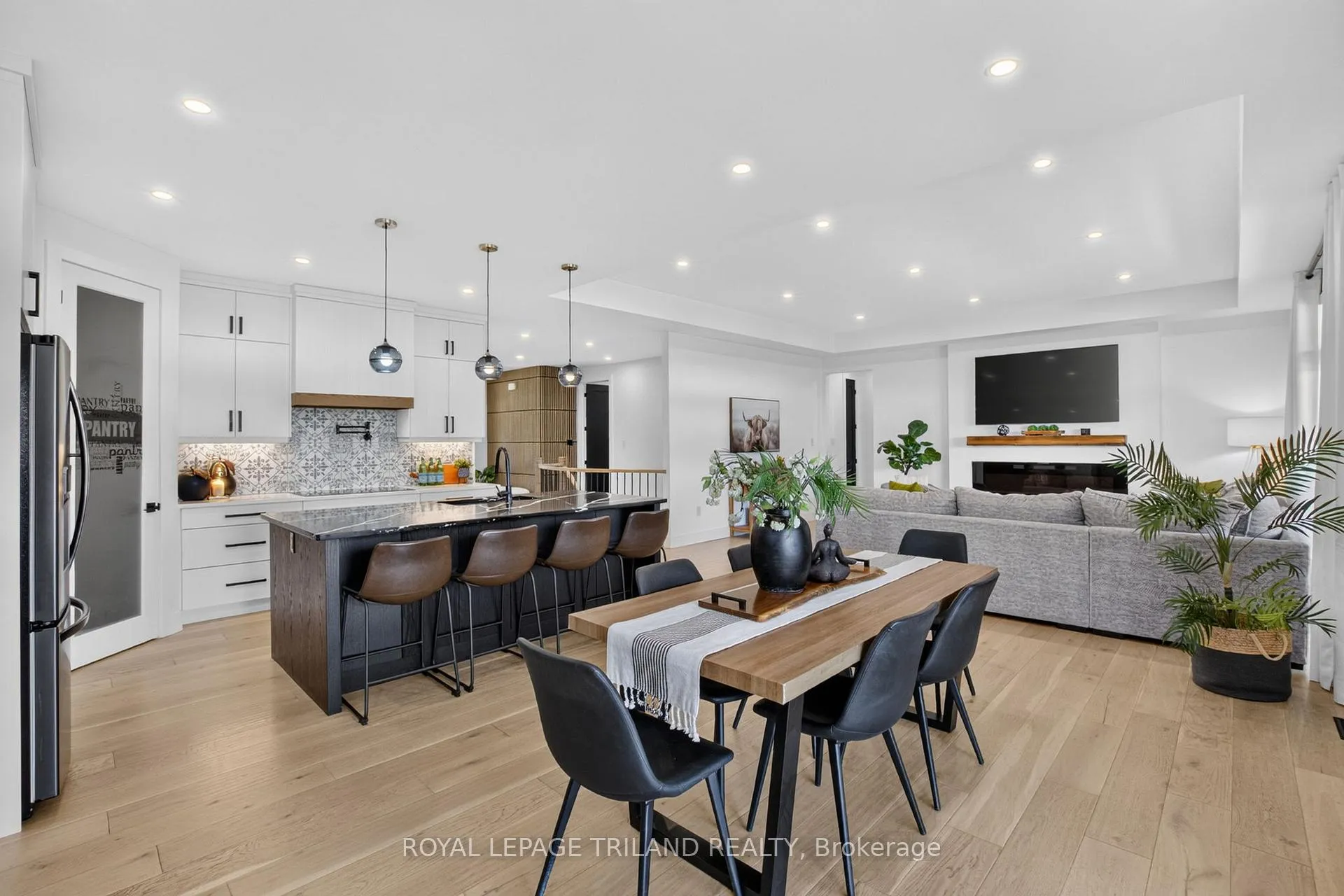 Photo 18 of 1757 Upper West Avenue, London, South B — HOMEH