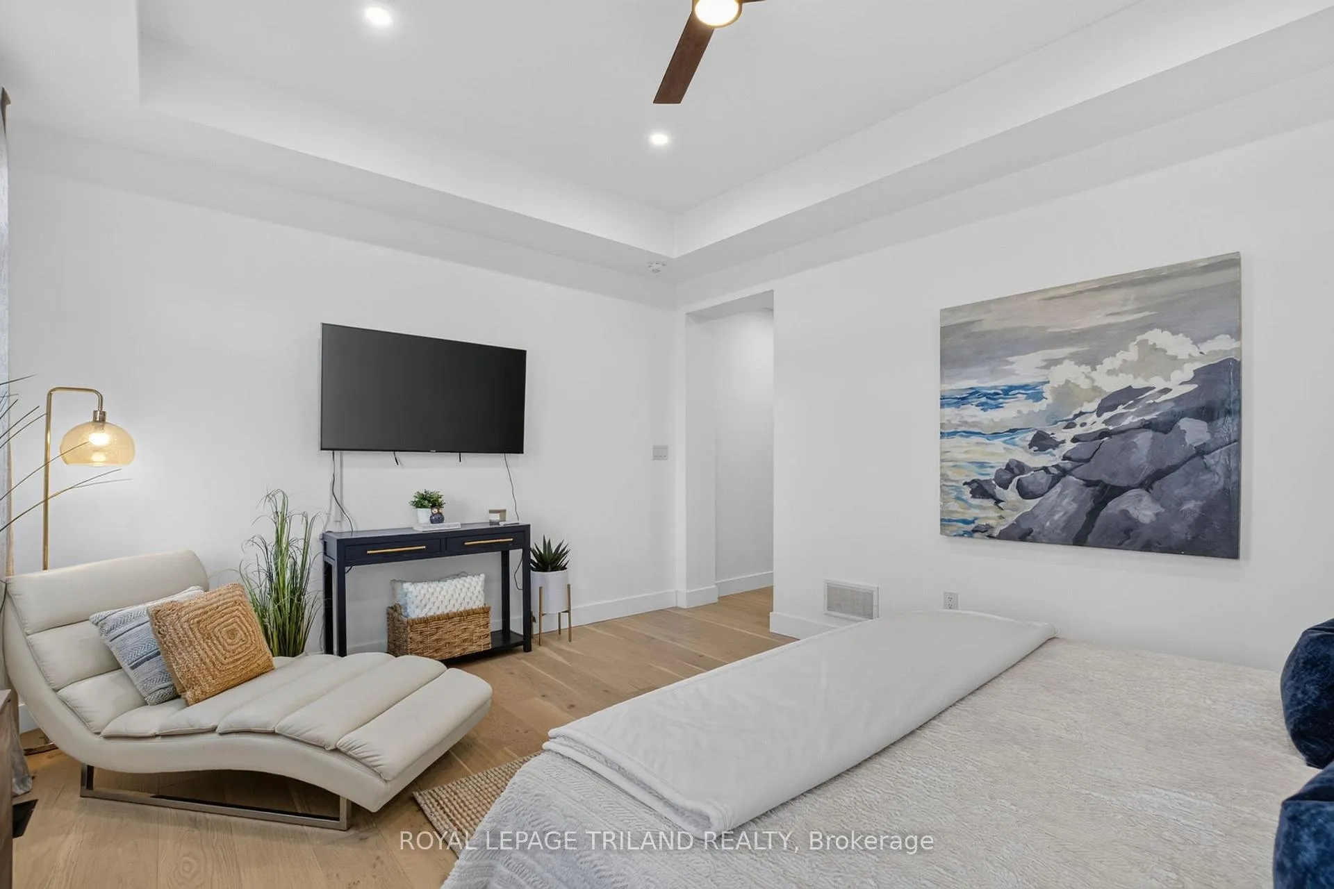 Photo 25 of 1757 Upper West Avenue, London, South B — HOMEH