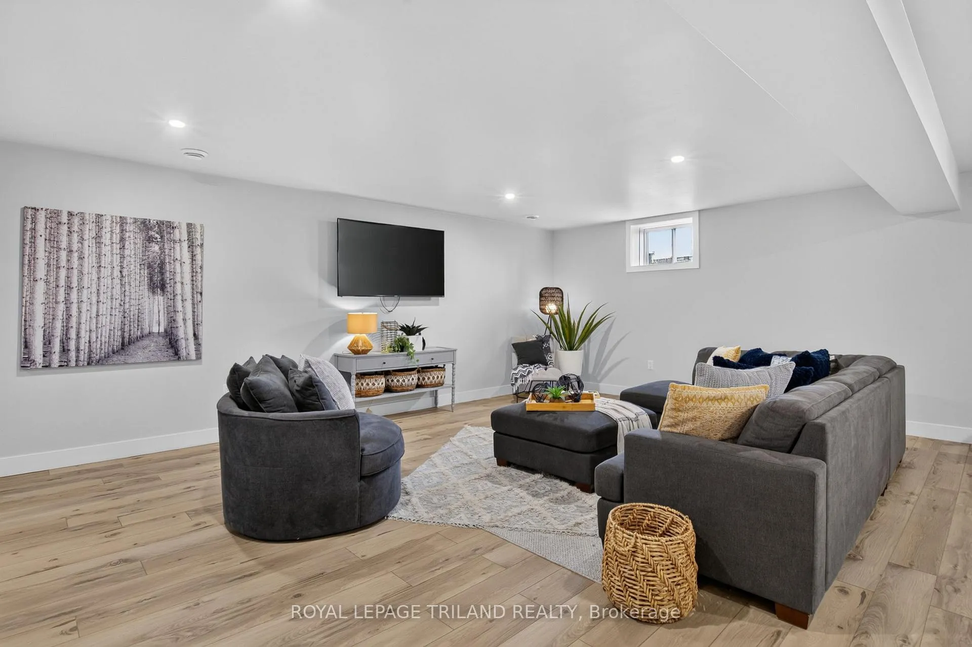 Photo 36 of 1757 Upper West Avenue, London, South B — HOMEH