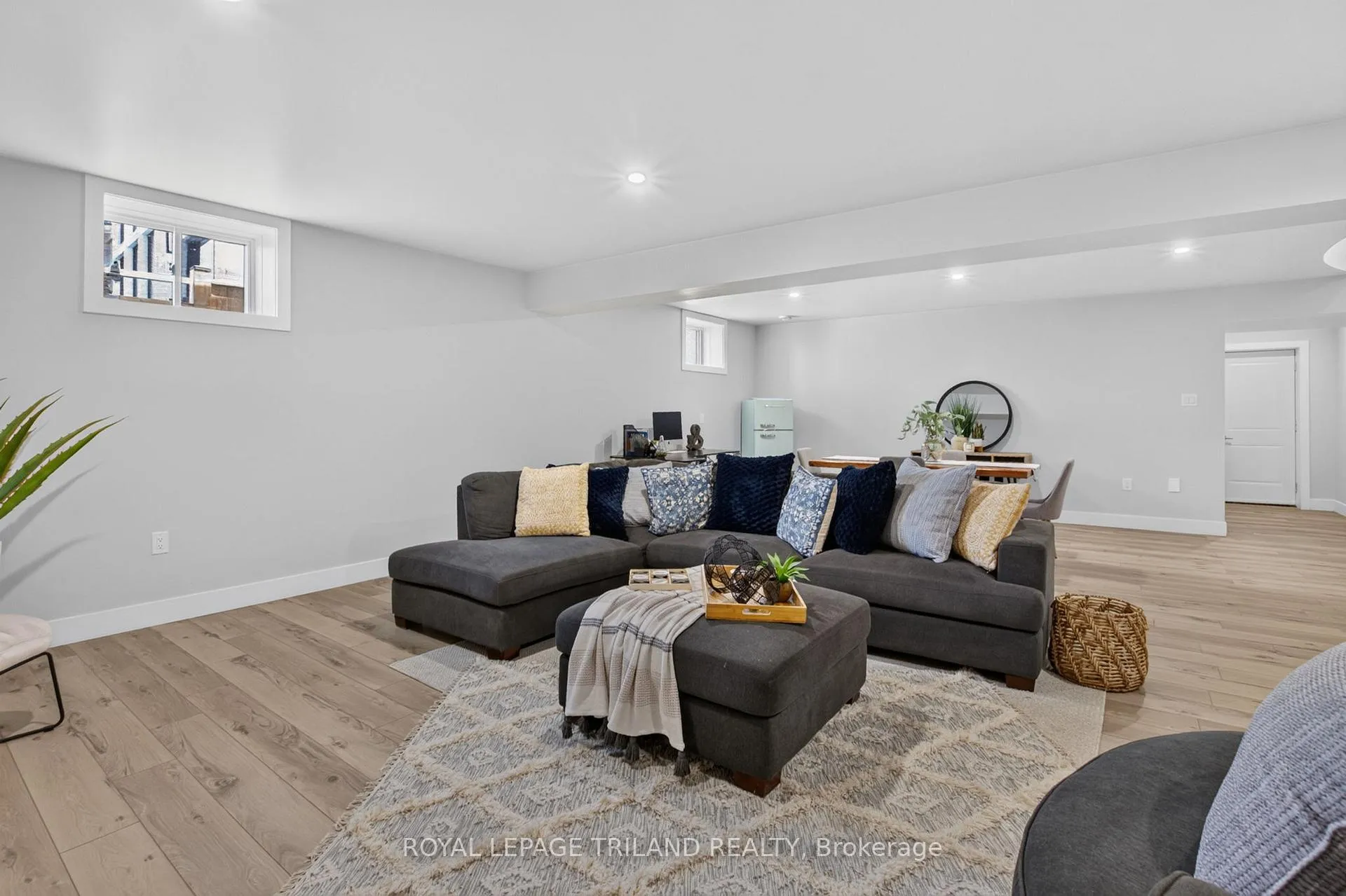 Photo 37 of 1757 Upper West Avenue, London, South B — HOMEH