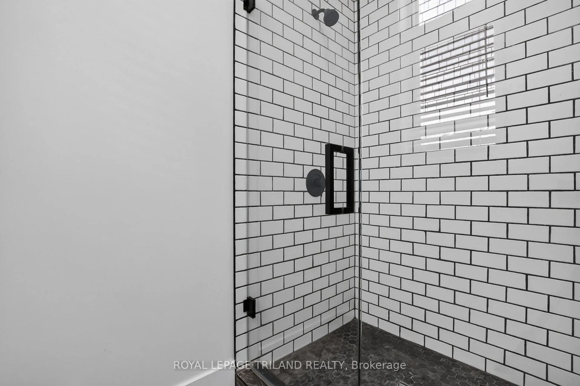Photo 41 of 1757 Upper West Avenue, London, South B — HOMEH