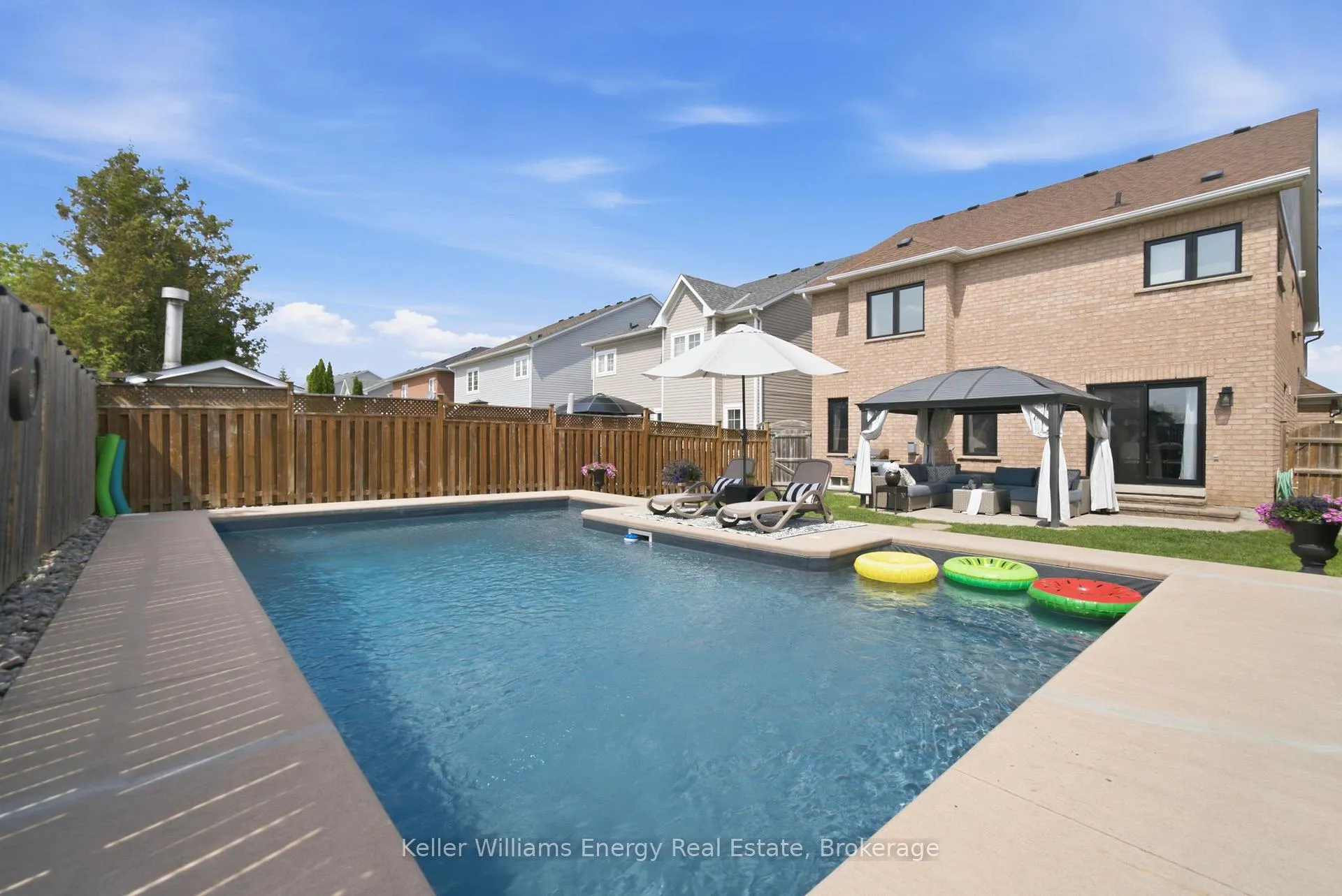 Photo 3 of 1568 Arborwood Drive, Oshawa, Taunton — HOMEH