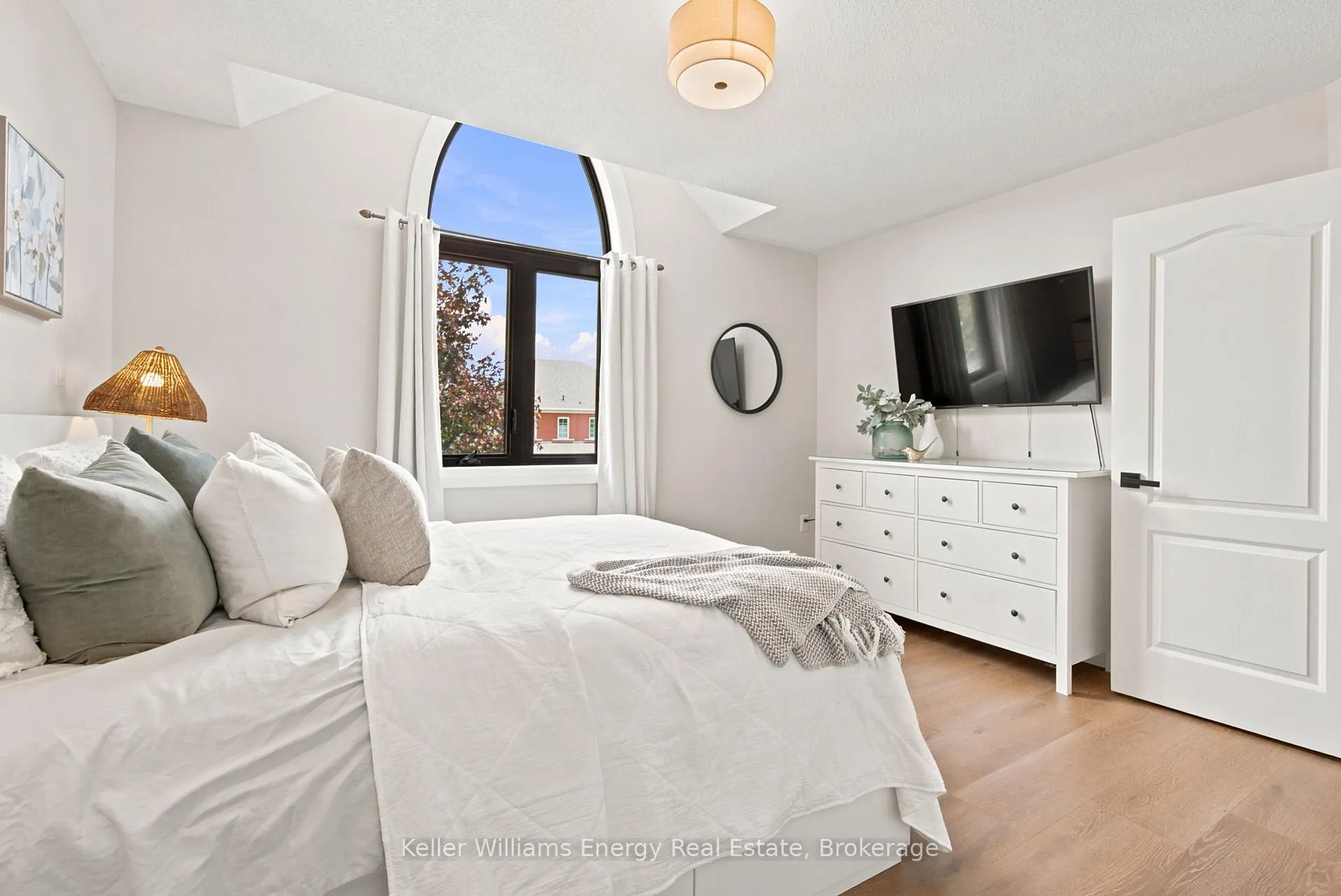 Photo 32 of 1568 Arborwood Drive, Oshawa, Taunton — HOMEH