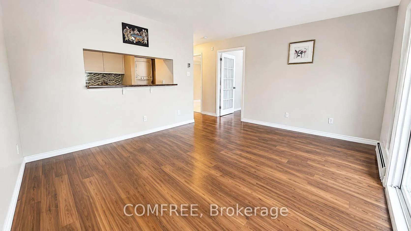 Photo 3 of Unit 214, 270 Brittany Drive, Ottawa, Viscount Alexander Park — HOMEH